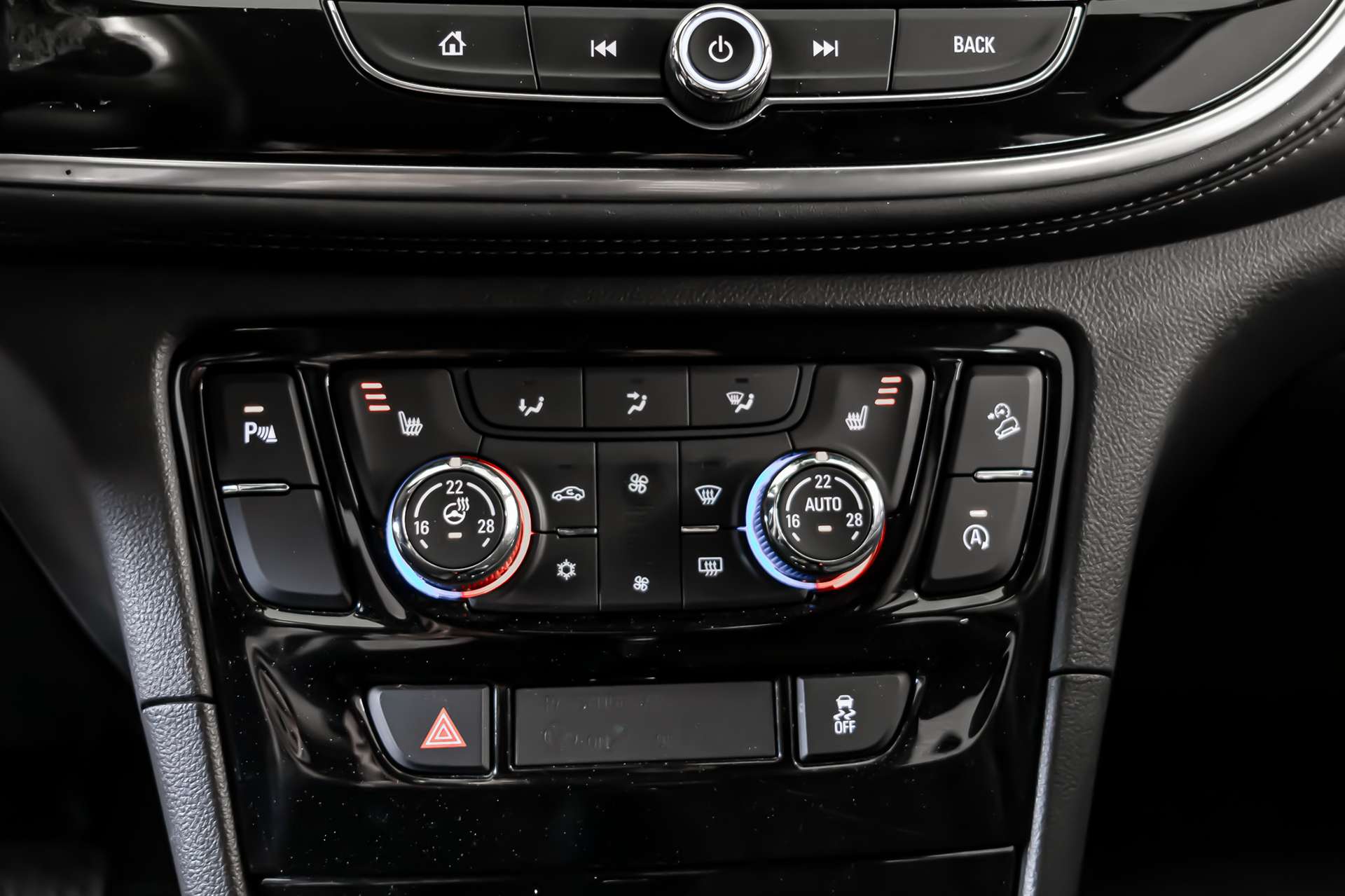 OPEL Mokka X 1.4i 16V Turbo Excellence 4WD Automatik-image-18