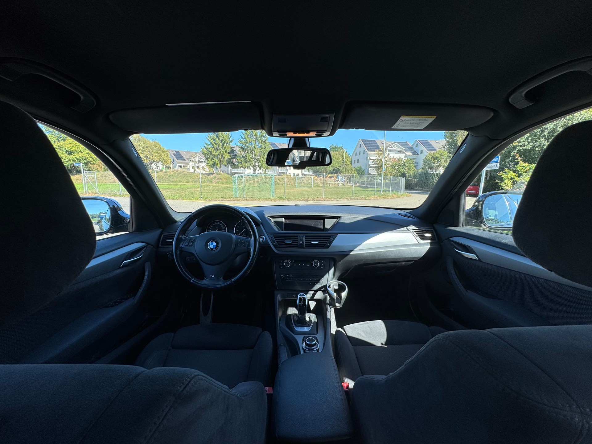 BMW X1 xDrive 28i Steptronic-image-12
