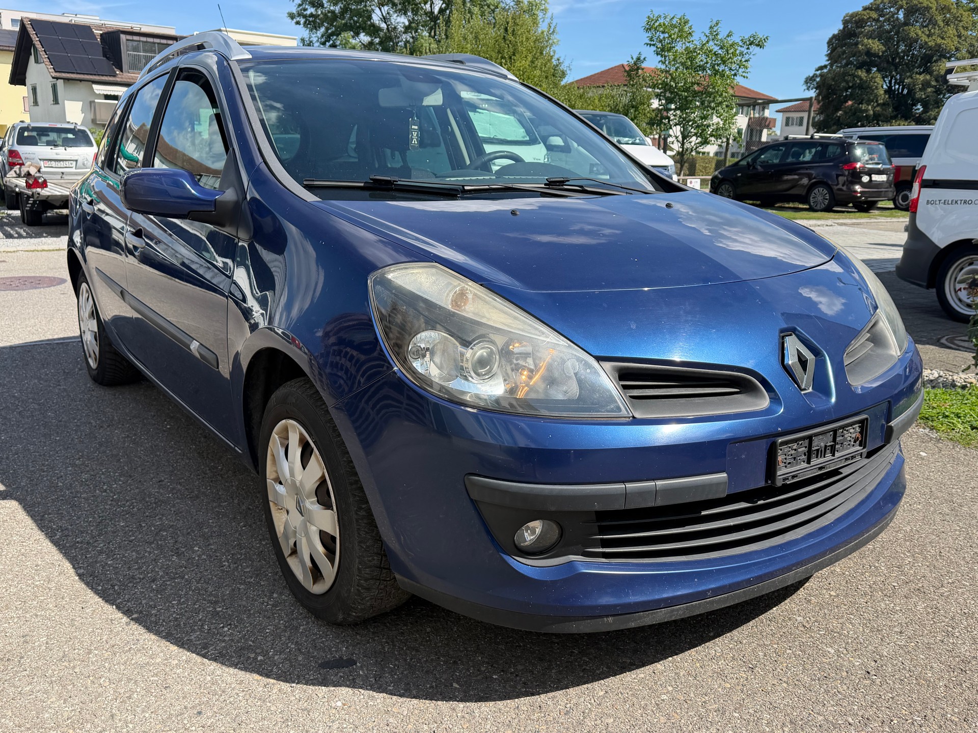 RENAULT Clio Grandtour 1.2 16V Turbo Dynamique-image-1