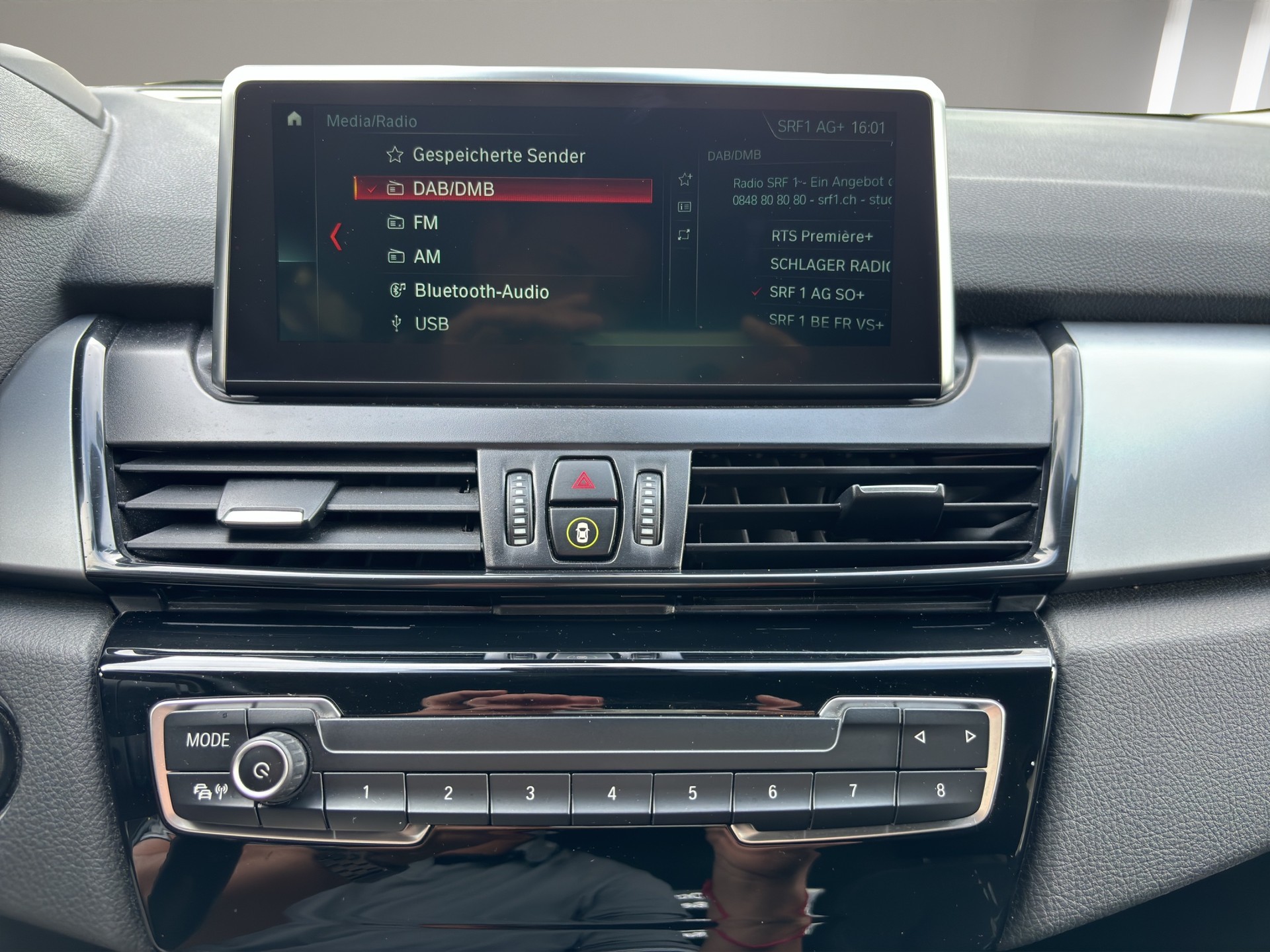 BMW 218d xDrive Active Tourer Steptronic-image-22