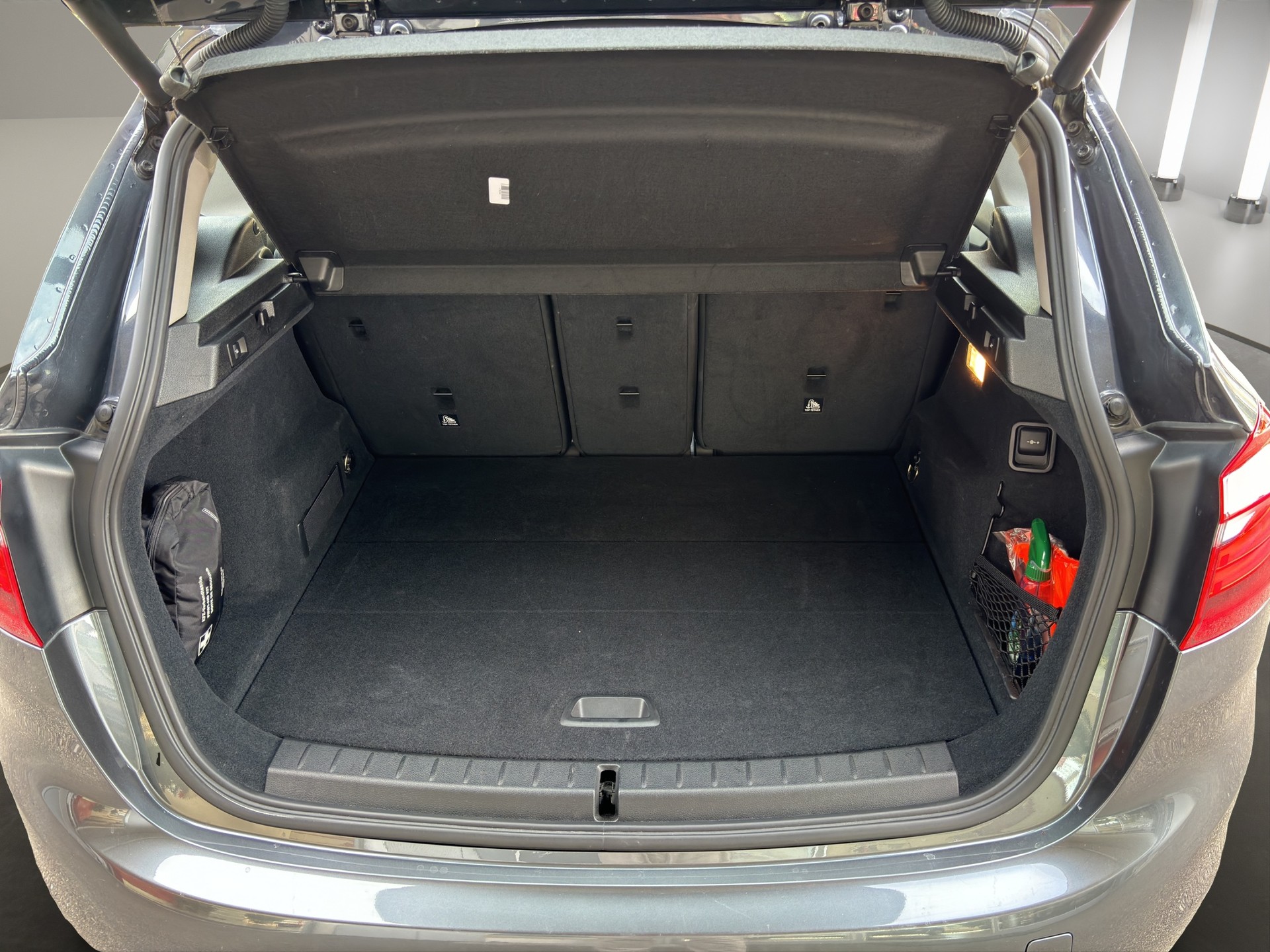 BMW 218d xDrive Active Tourer Steptronic-image-19