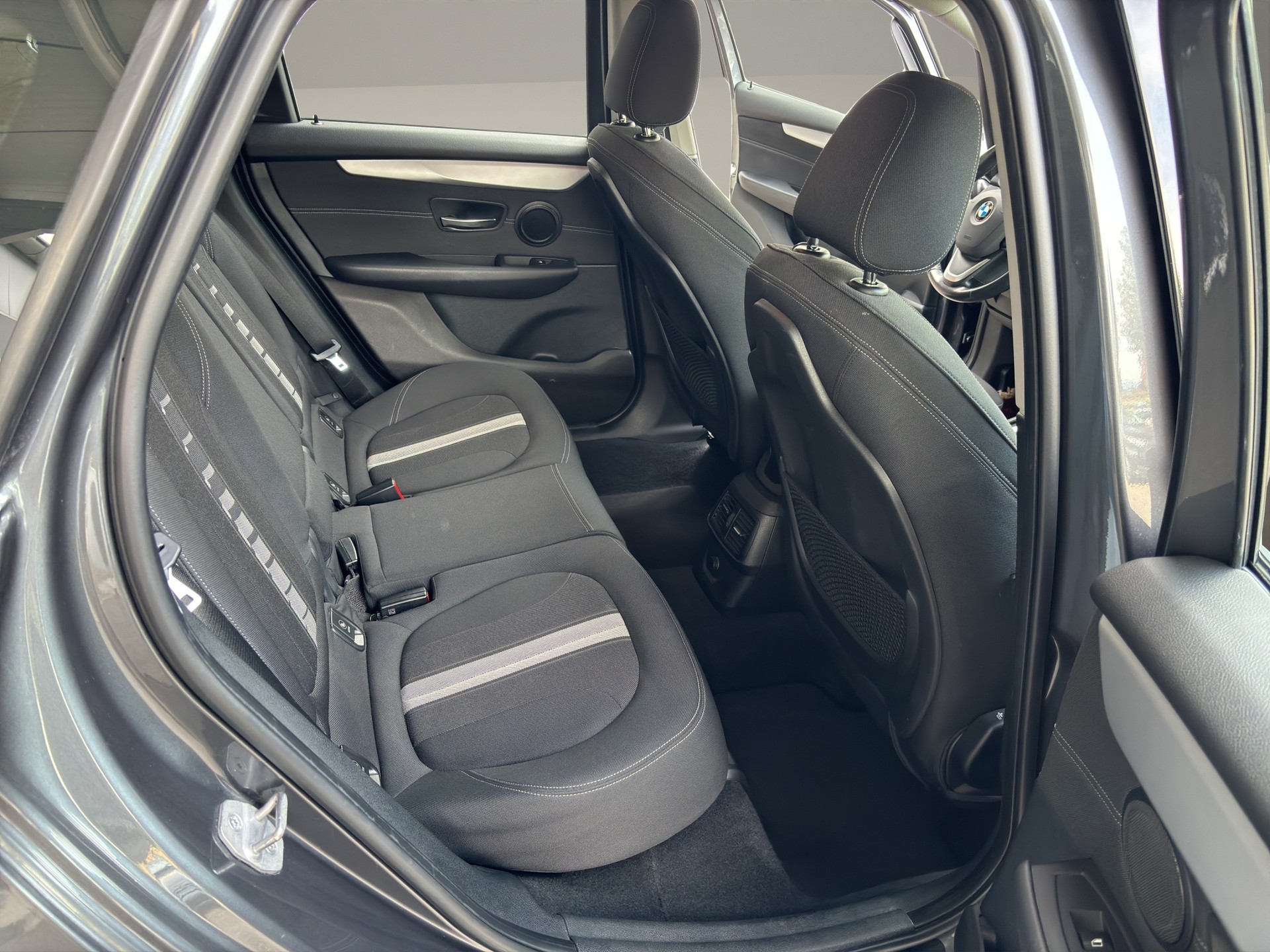 BMW 218d xDrive Active Tourer Steptronic-image-11