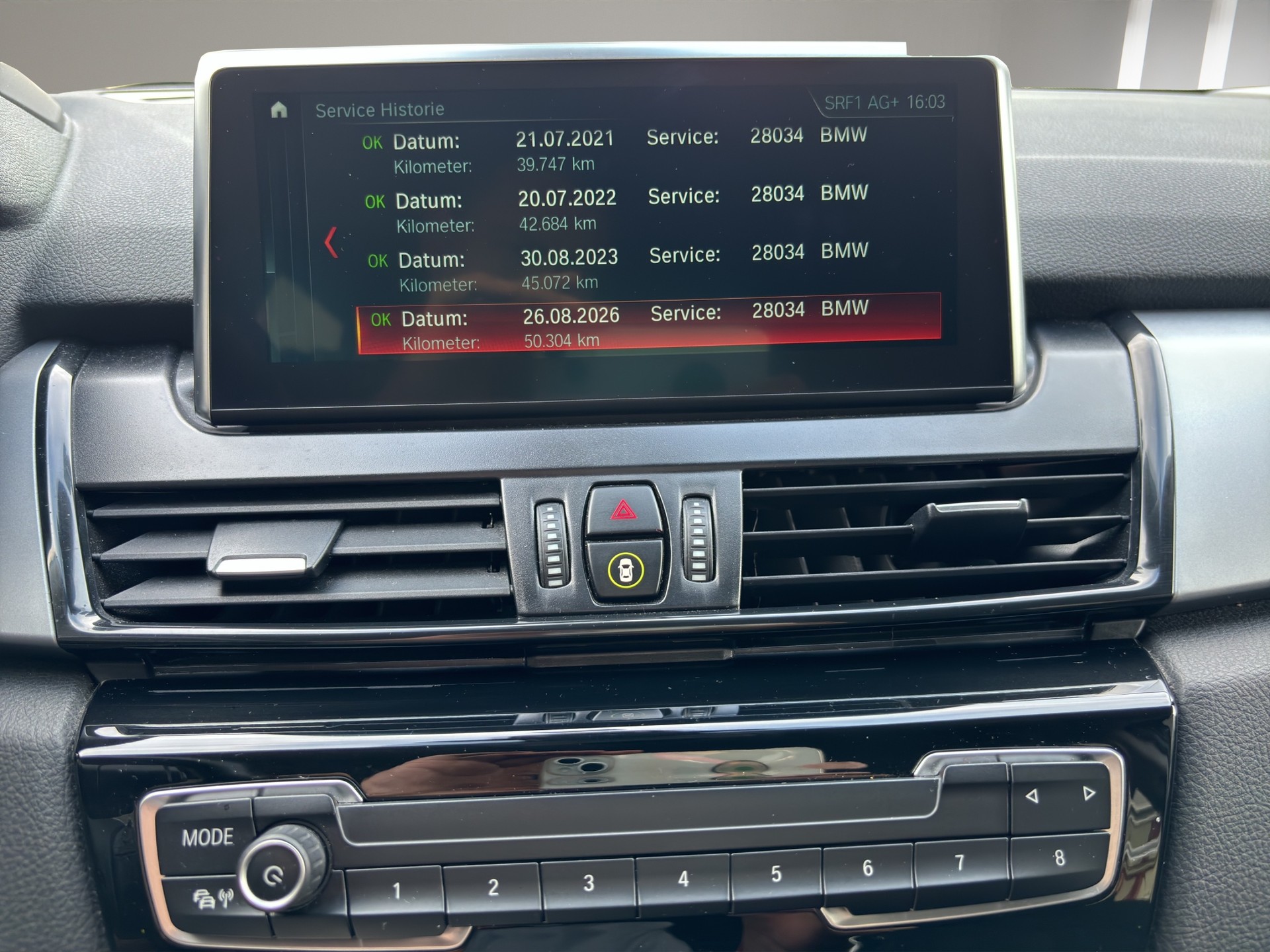 BMW 218d xDrive Active Tourer Steptronic-image-24
