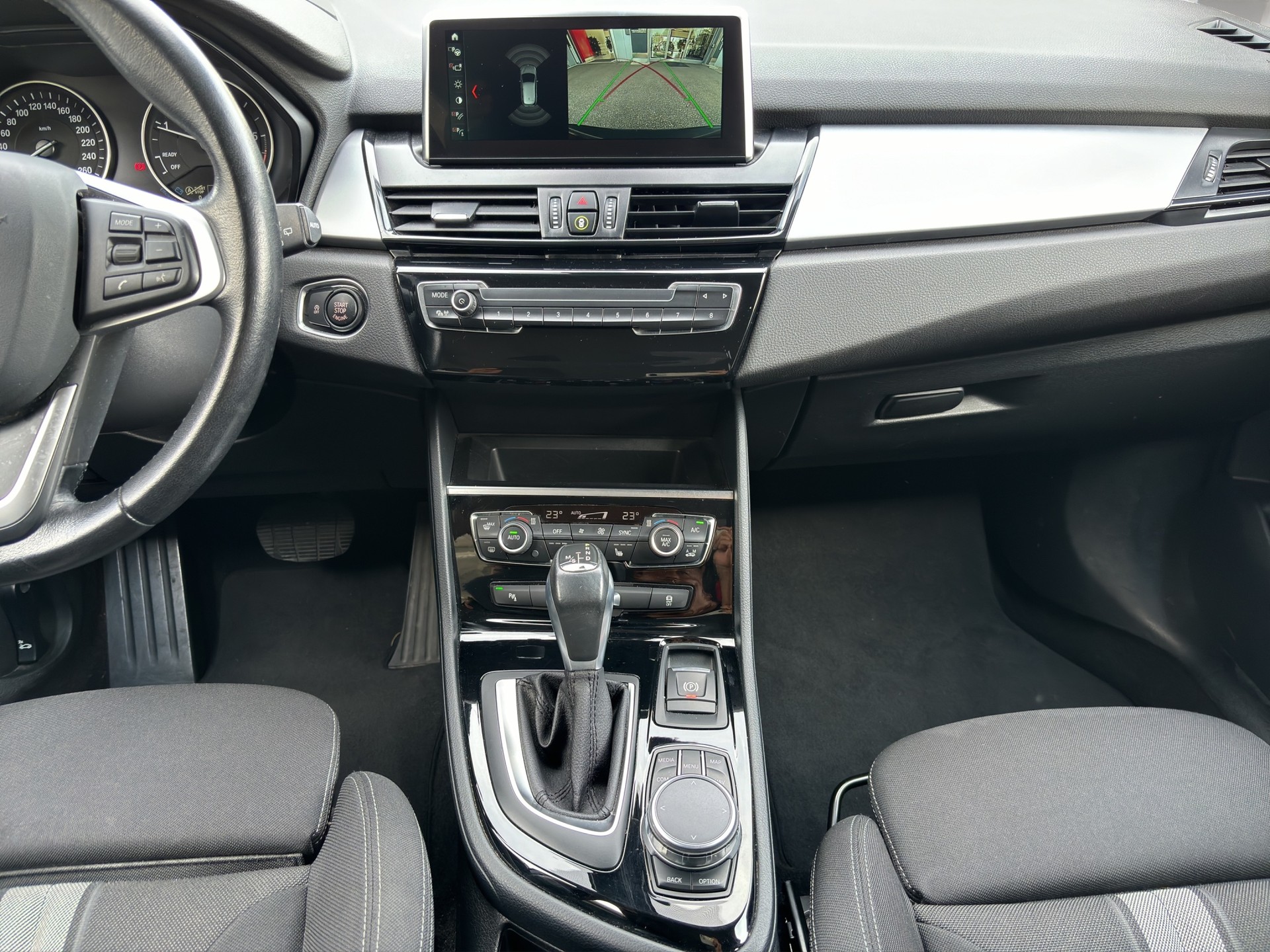 BMW 218d xDrive Active Tourer Steptronic-image-14