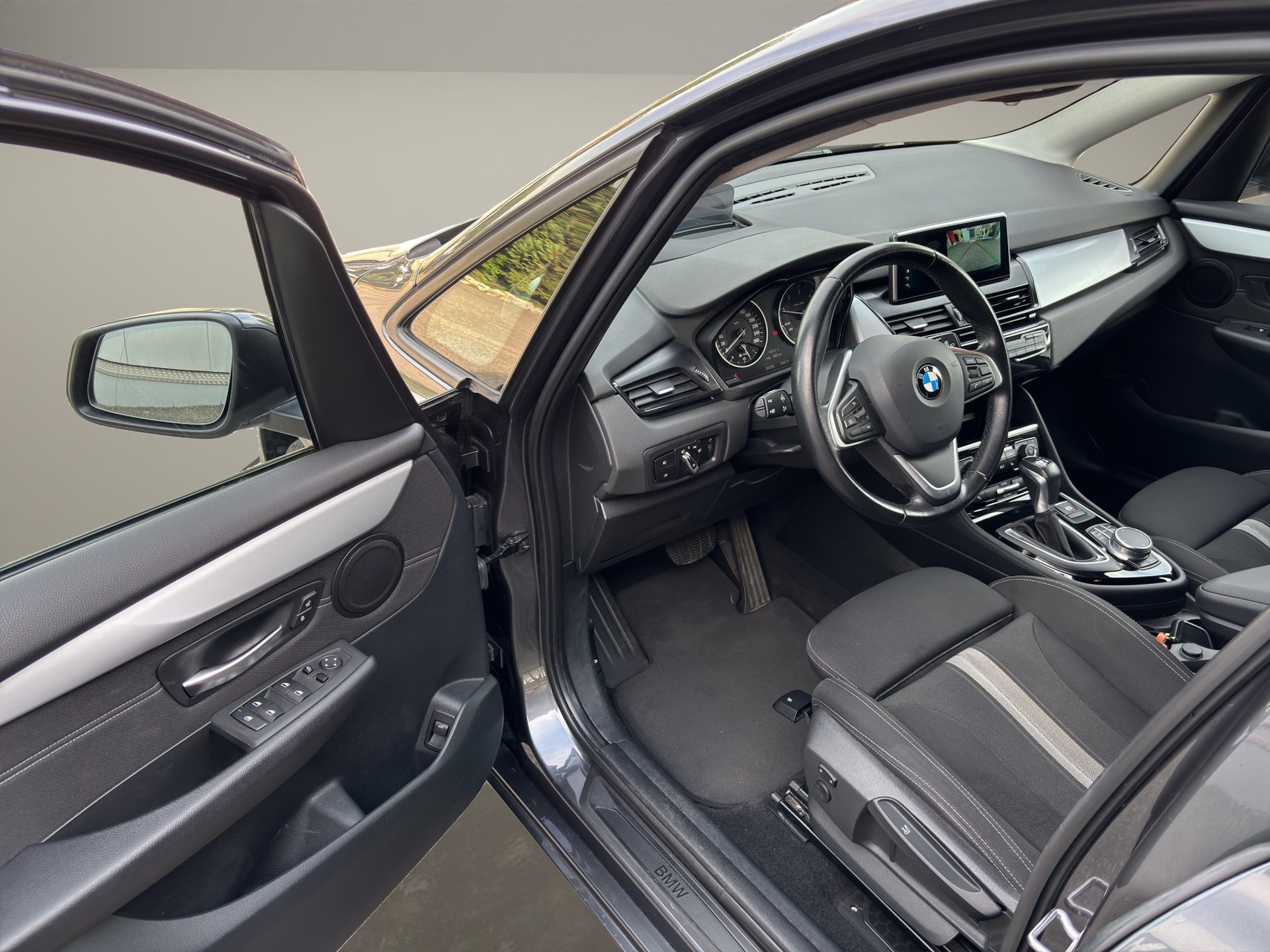 BMW 218d xDrive Active Tourer Steptronic-image-17
