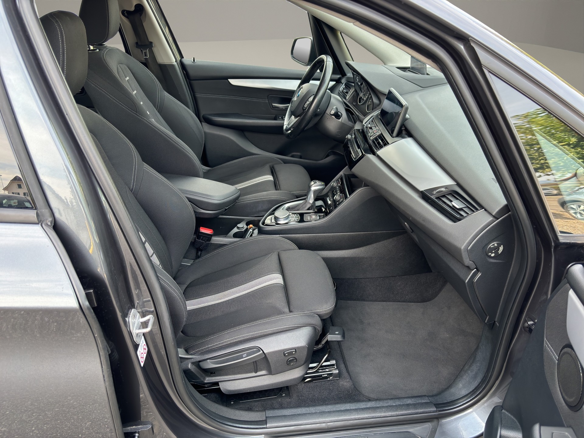 BMW 218d xDrive Active Tourer Steptronic-image-16