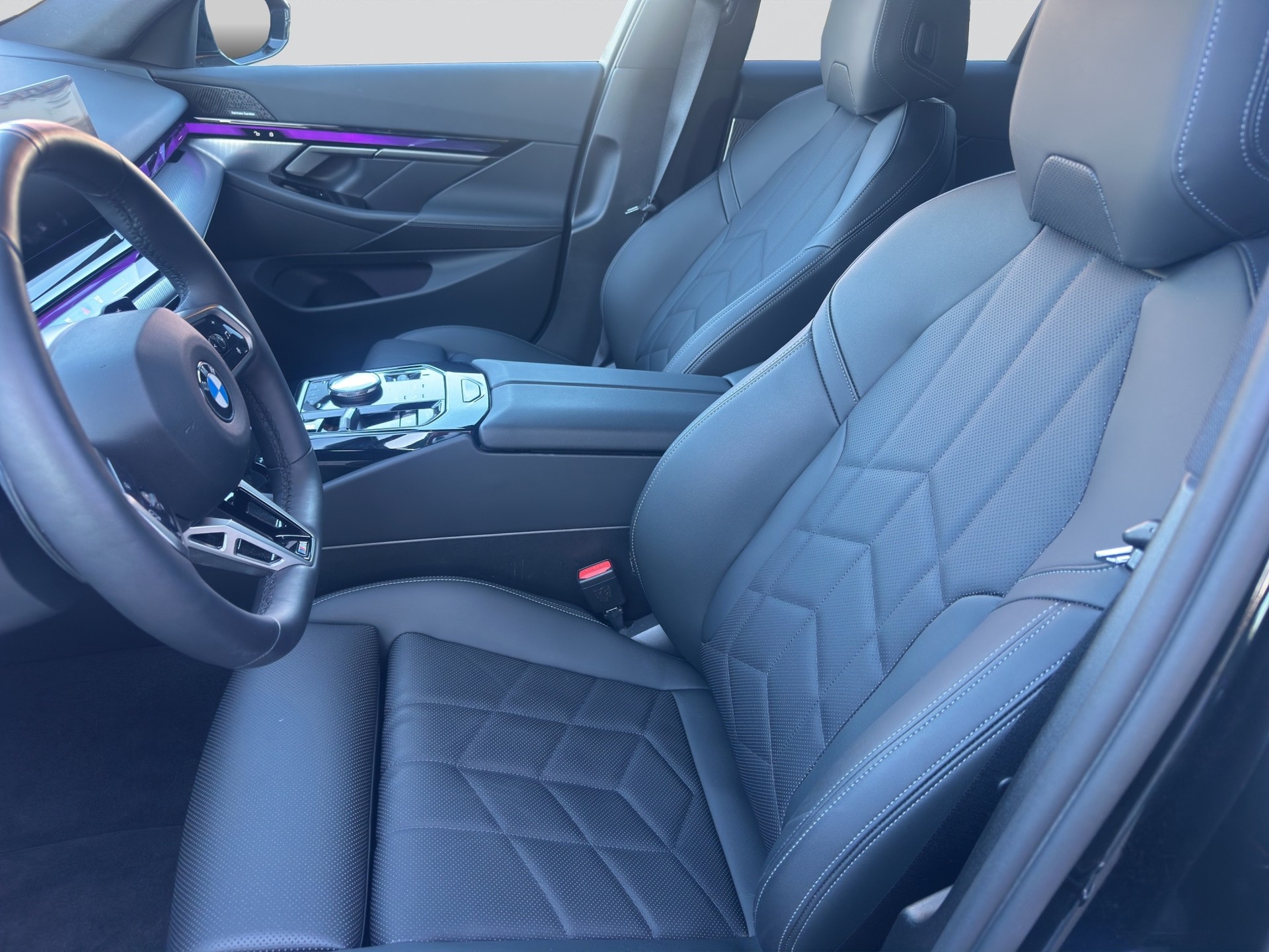 BMW 520i sDrive 48V Touring M Sport Steptronic-image-5