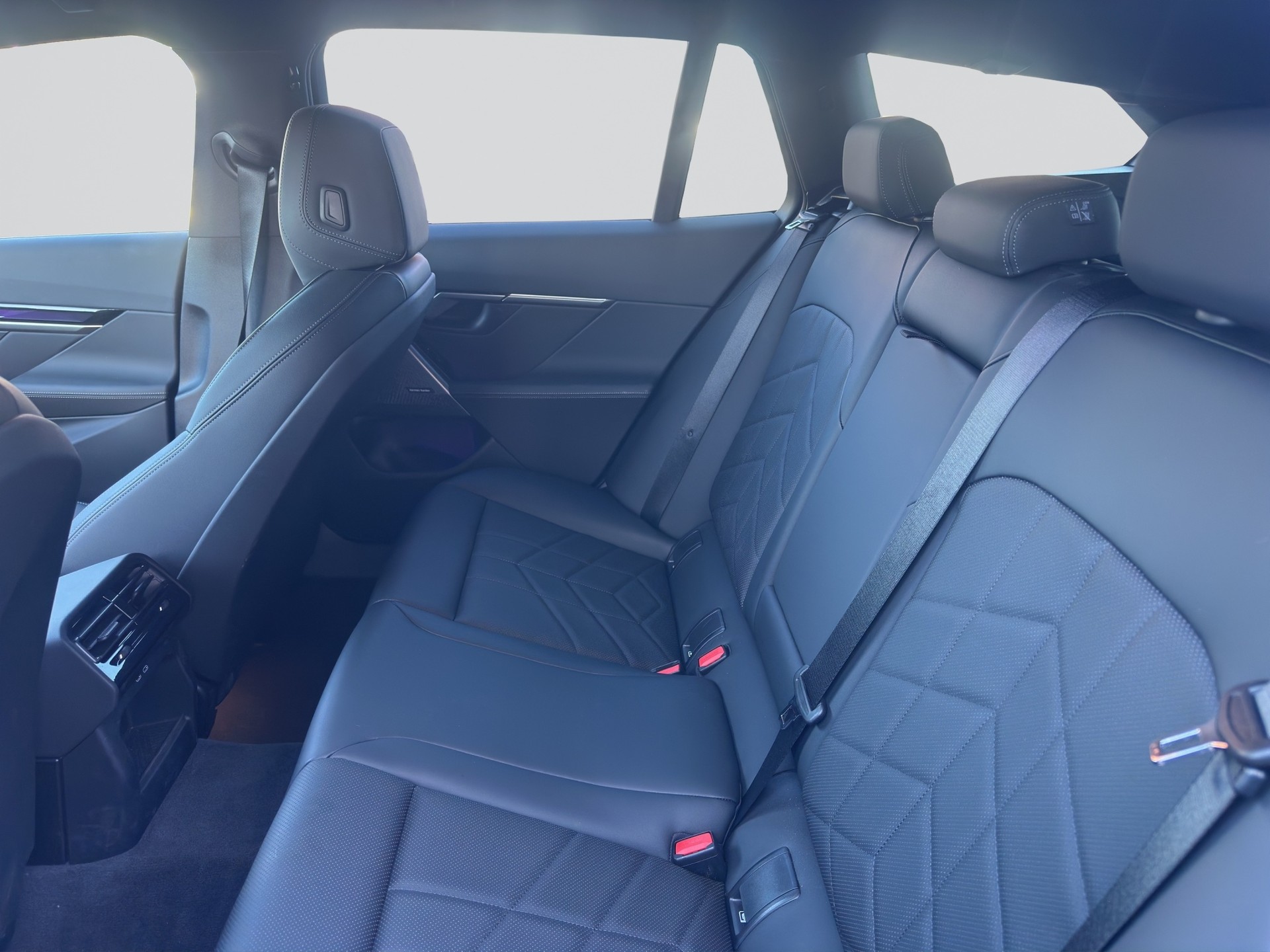BMW 520i sDrive 48V Touring M Sport Steptronic-image-7