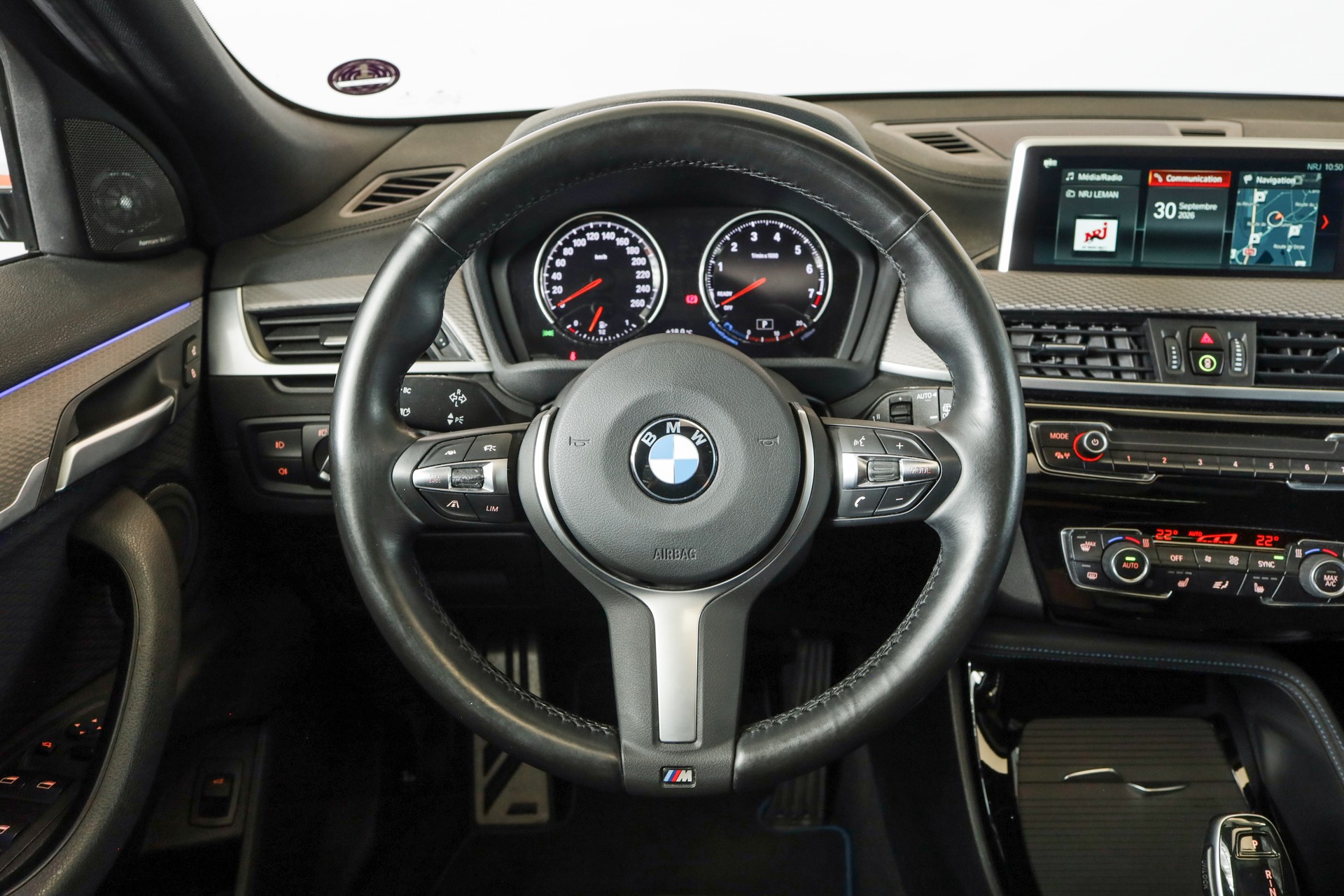 BMW X2 sDrive 20i M Sport Steptronic DSK • Mineralgrau • Toit panoramique • Head-Up • Harman Kardon-image-13
