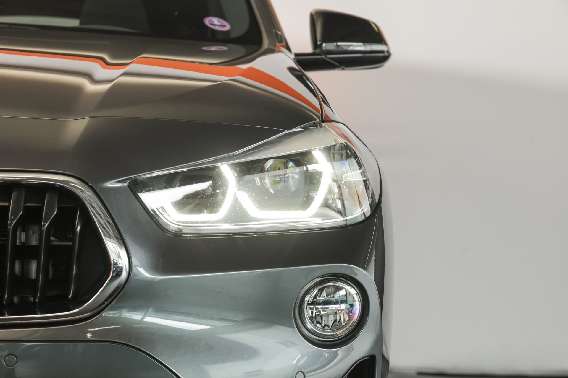 BMW X2 sDrive 20i M Sport Steptronic DSK • Mineralgrau • Toit panoramique • Head-Up • Harman Kardon-image-6