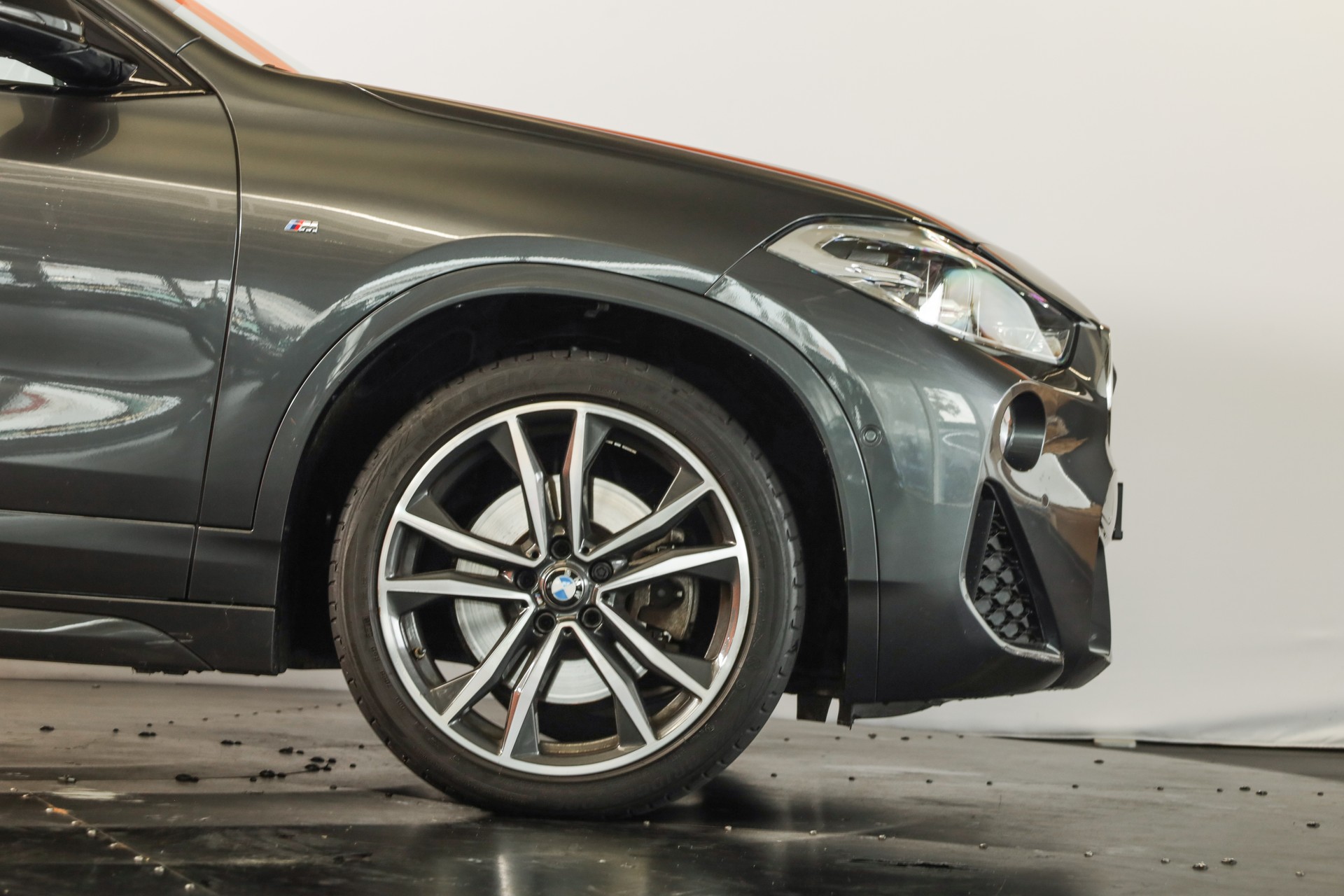 BMW X2 sDrive 20i M Sport Steptronic DSK • Mineralgrau • Toit panoramique • Head-Up • Harman Kardon-image-8