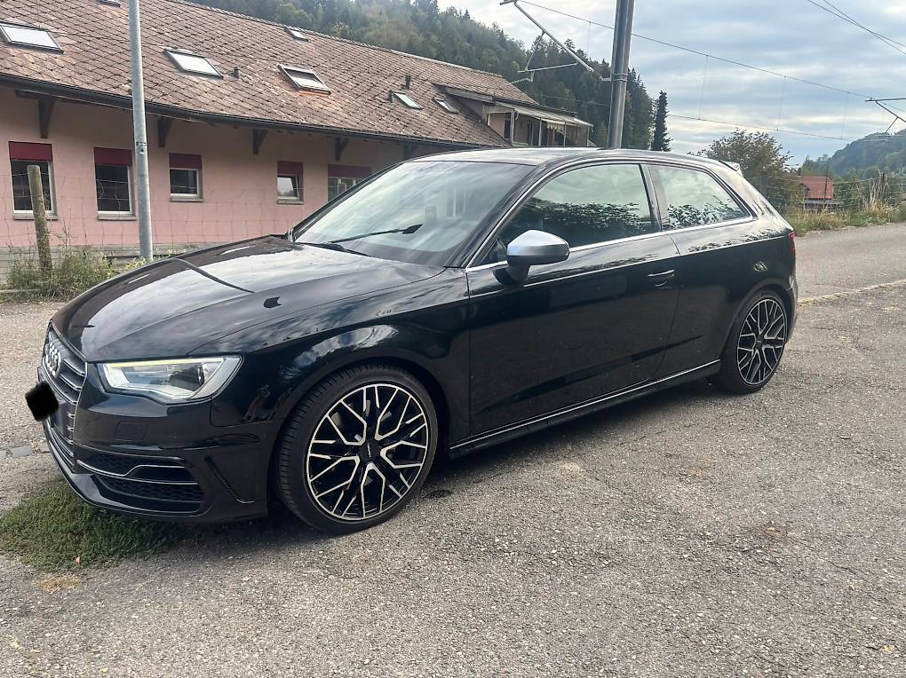 AUDI S3 2.0 TFSI quattro S-tronic-image-1