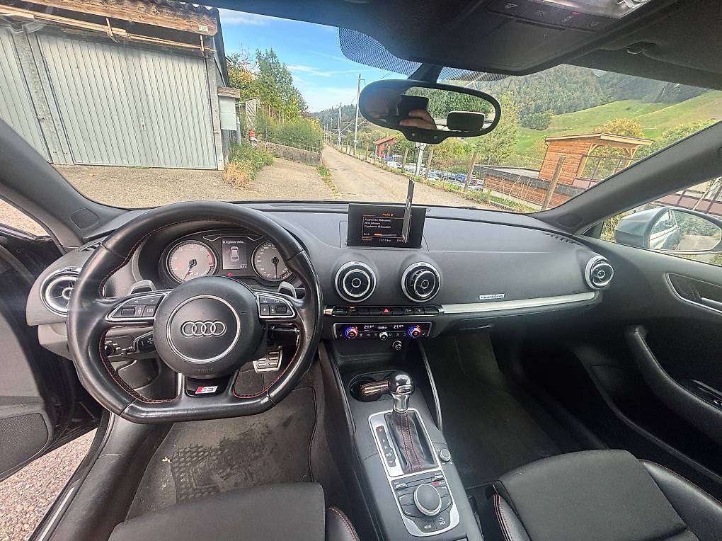 AUDI S3 2.0 TFSI quattro S-tronic-image-4