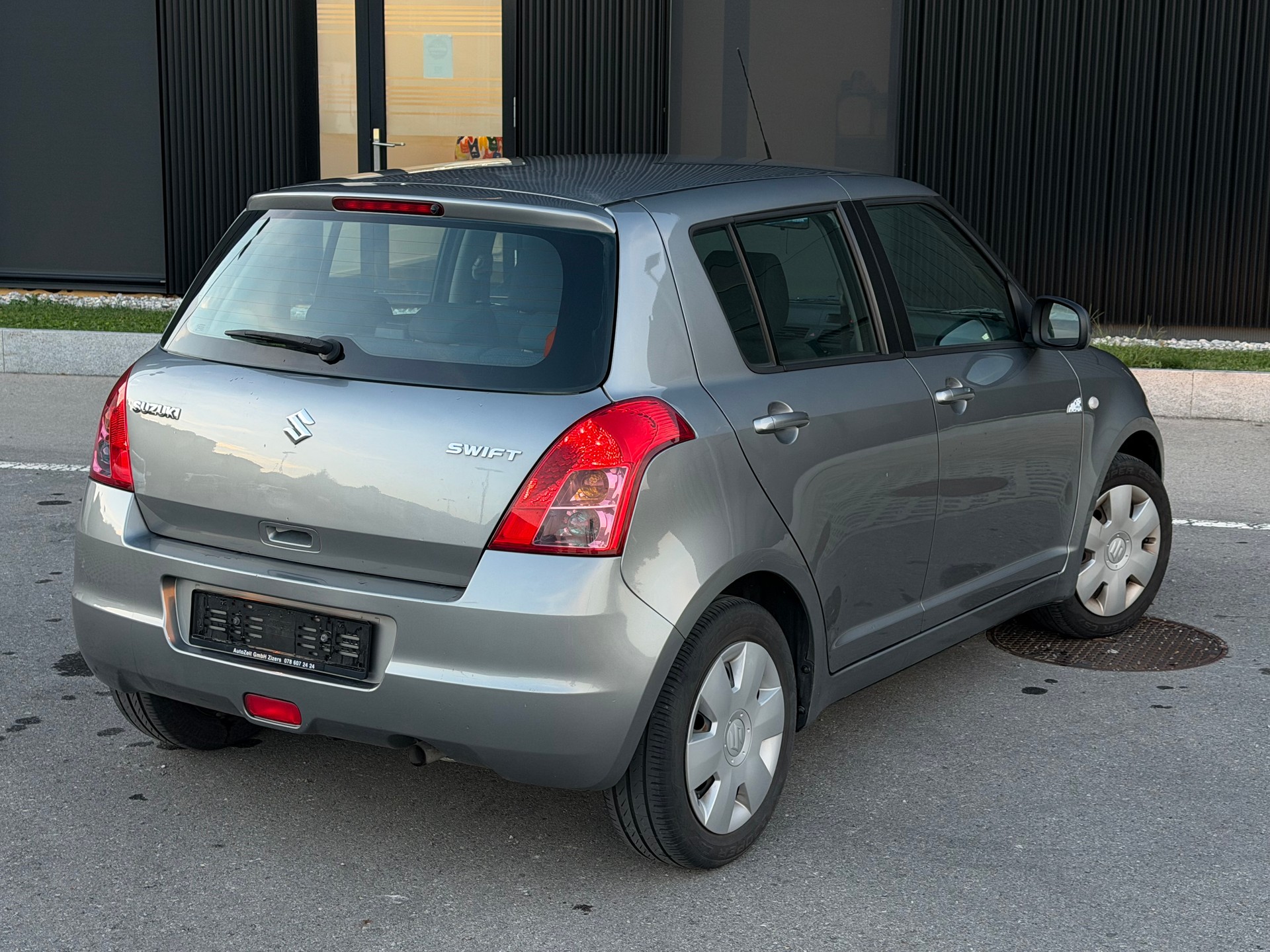 SUZUKI SWIFT-image-3