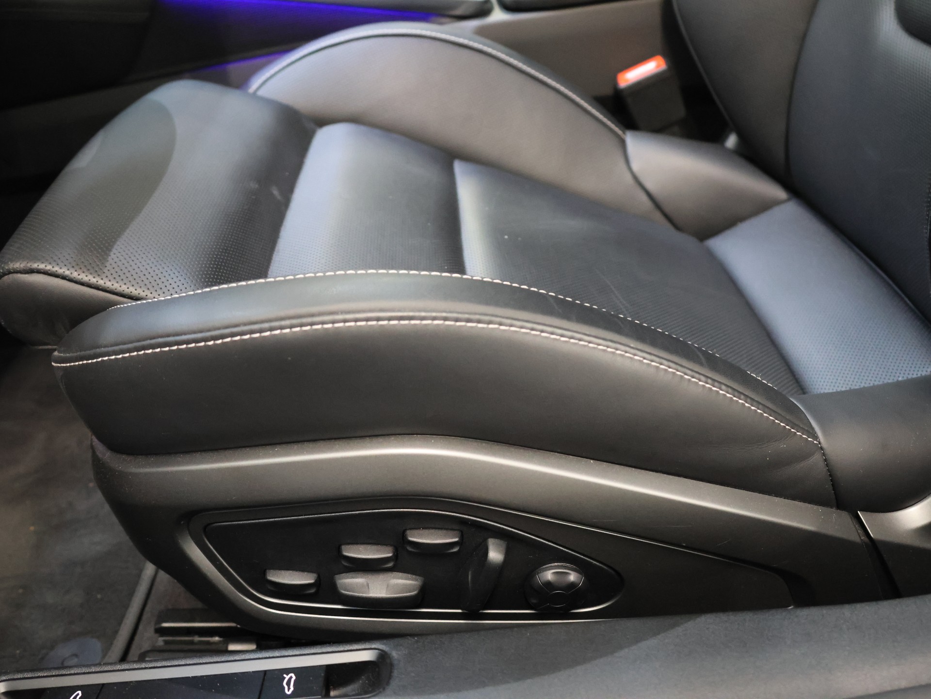 PORSCHE 911 Turbo S PDK *PORSCHE-APPROVED*-image-19
