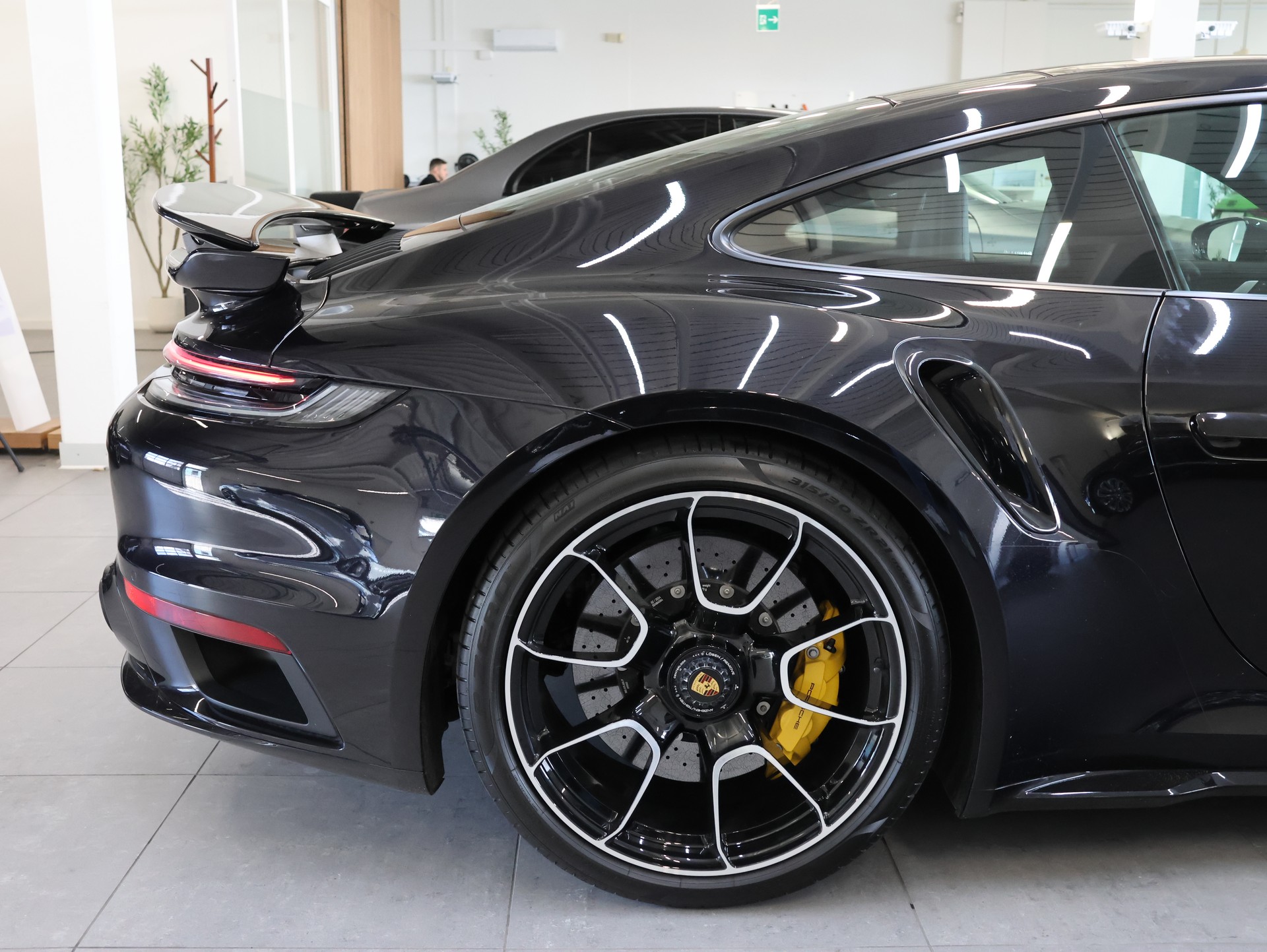PORSCHE 911 Turbo S PDK *PORSCHE-APPROVED*-image-8