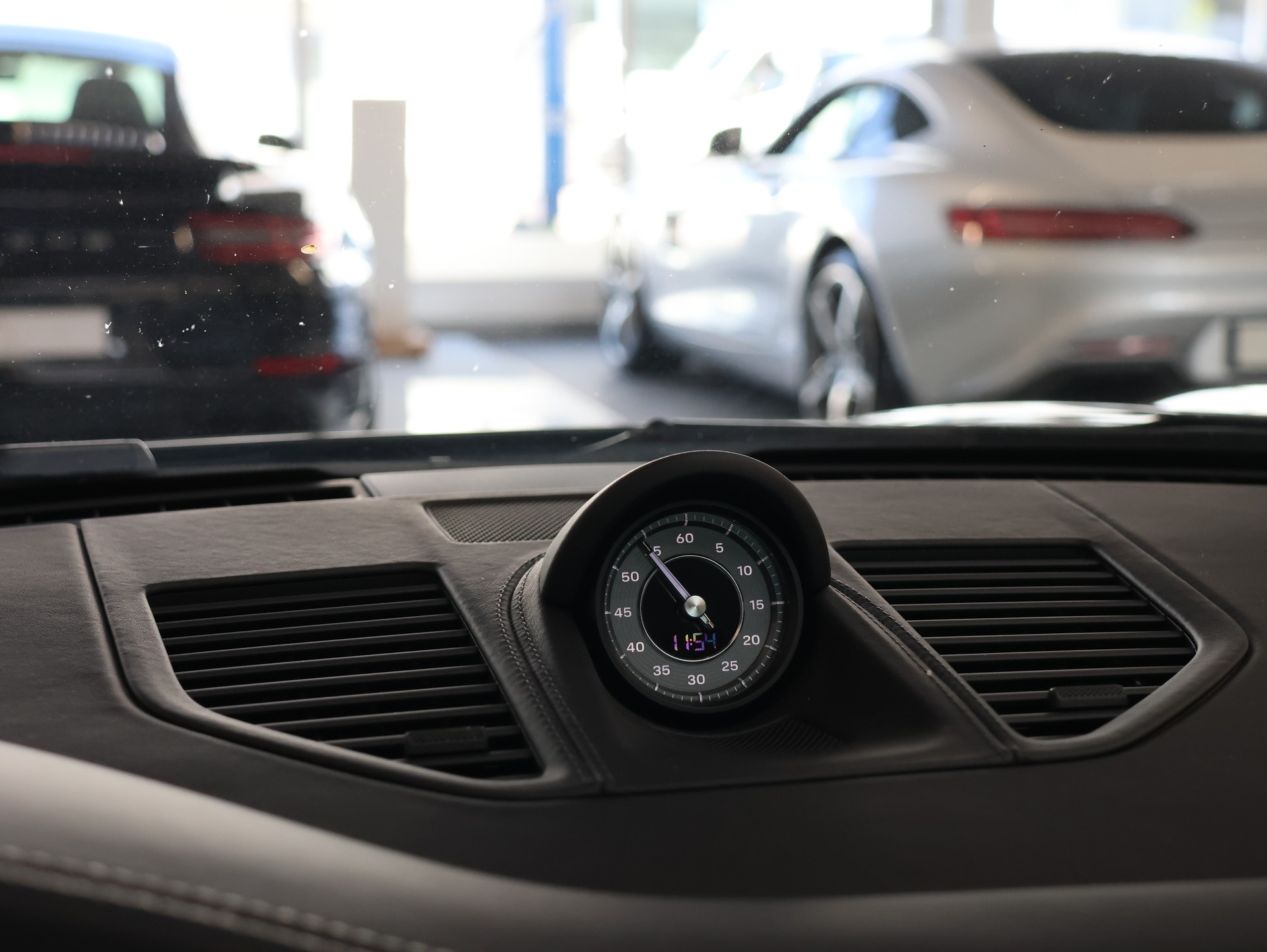 PORSCHE 911 Turbo S PDK *PORSCHE-APPROVED*-image-25
