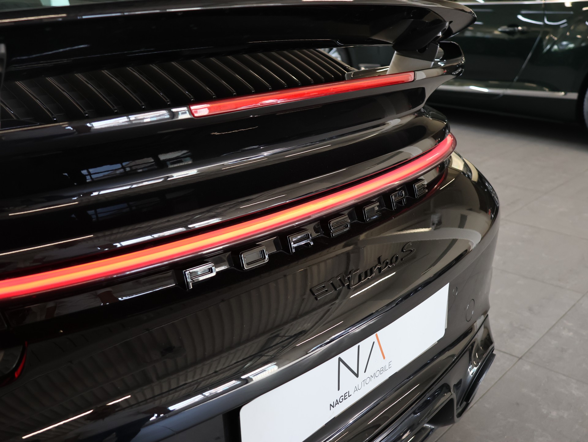 PORSCHE 911 Turbo S PDK *PORSCHE-APPROVED*-image-10
