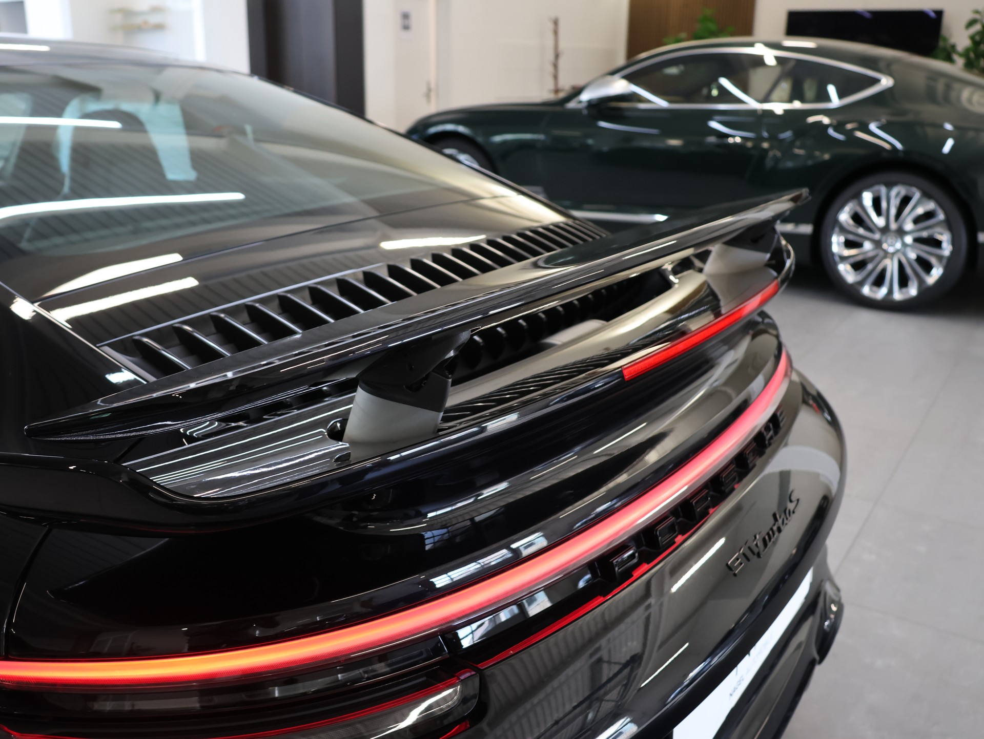 PORSCHE 911 Turbo S PDK *PORSCHE-APPROVED*-image-11