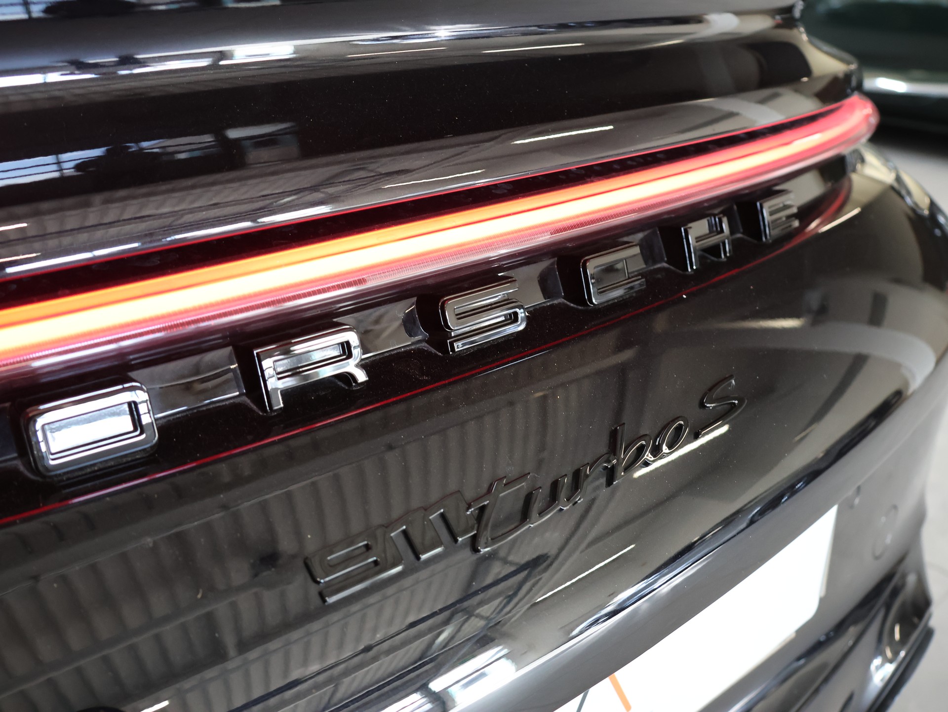PORSCHE 911 Turbo S PDK *PORSCHE-APPROVED*-image-9