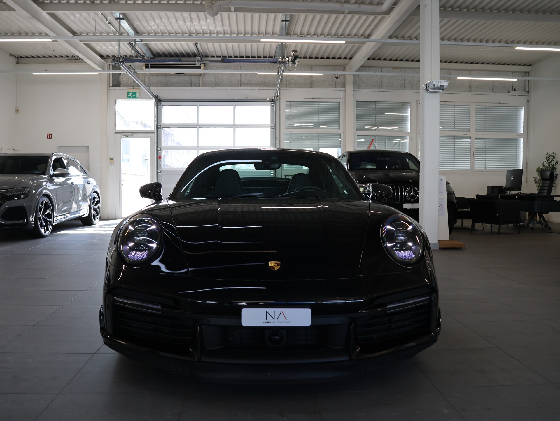 PORSCHE 911 Turbo S PDK *PORSCHE-APPROVED*-showroom-element-2