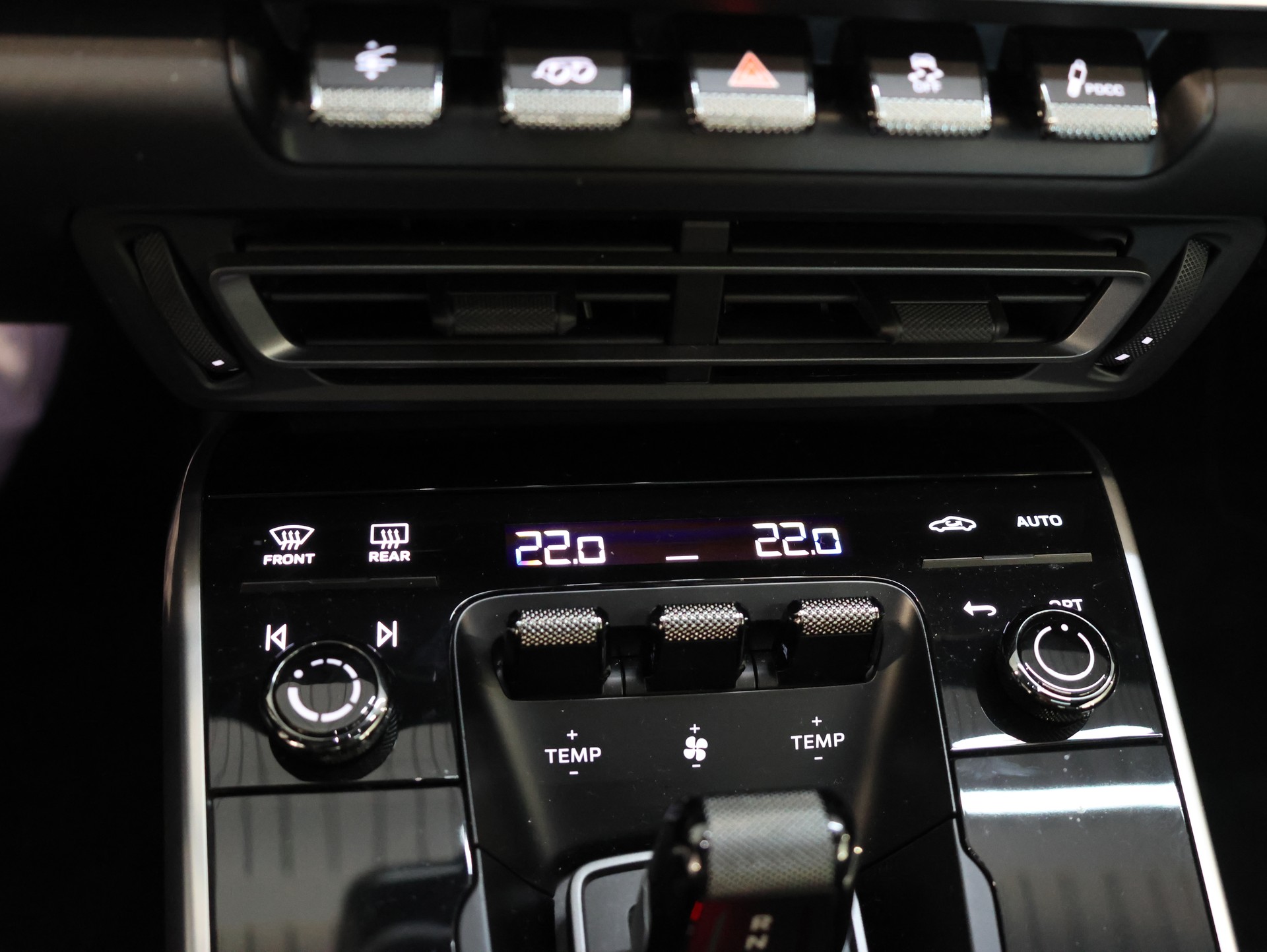 PORSCHE 911 Turbo S PDK *PORSCHE-APPROVED*-image-27