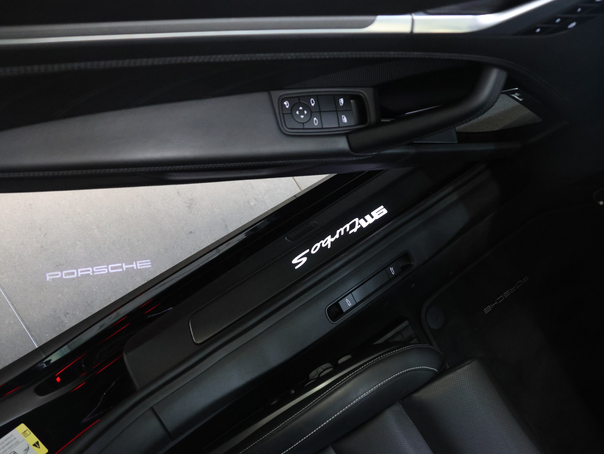 PORSCHE 911 Turbo S PDK *PORSCHE-APPROVED*-image-15