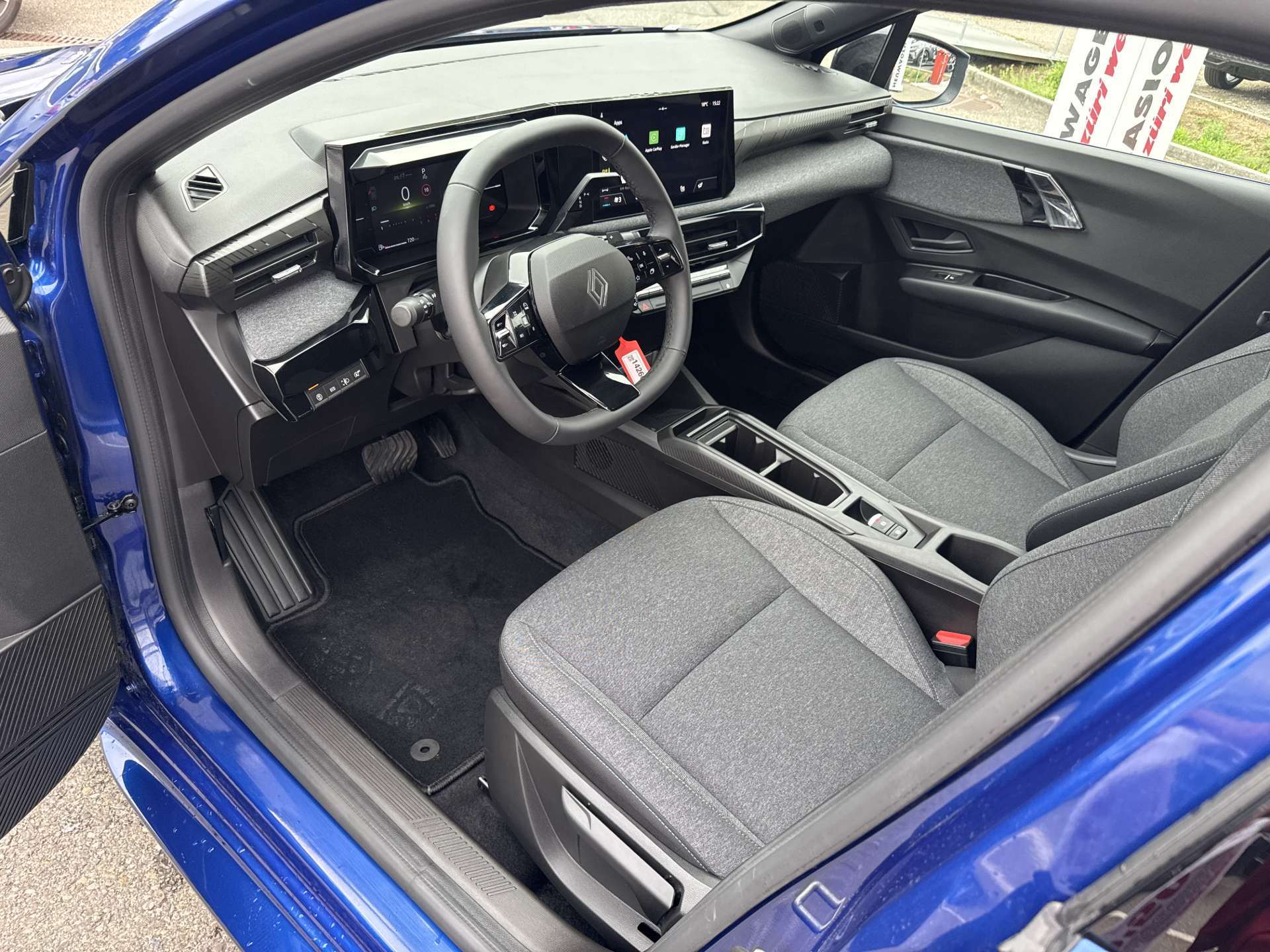 RENAULT Clio 1.2 TCe Evolution NEUES MODELL EDC-Automat-image-5