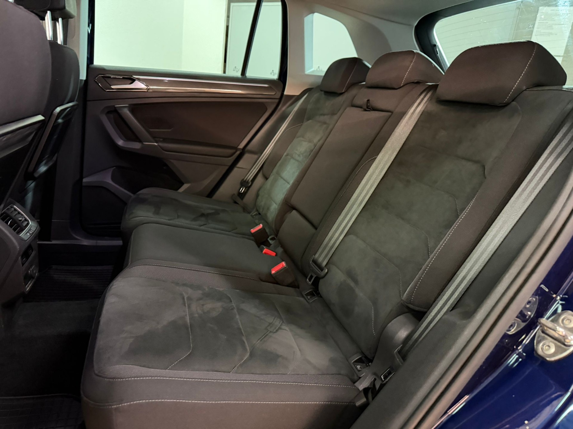 VW Tiguan 2.0 TDI SCR Highline 4Motion DSG-image-9