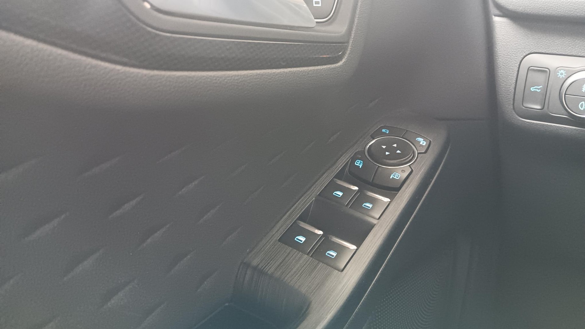 FORD Kuga 2.5 FHEV ST-Line 4WD-image-7