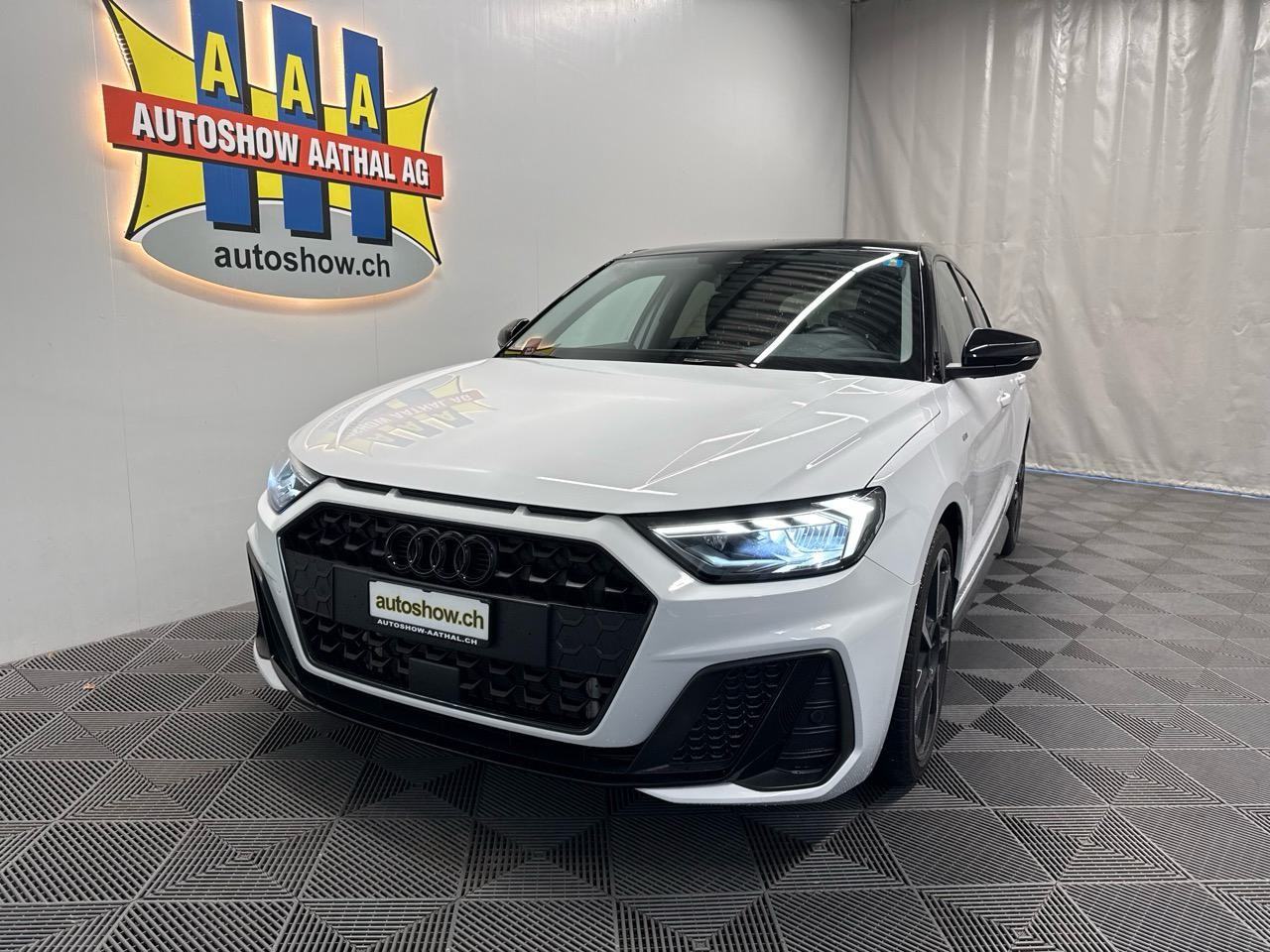 AUDI A1 Sportback 30 TFSI S Line Black Edition S-tronic-image-11