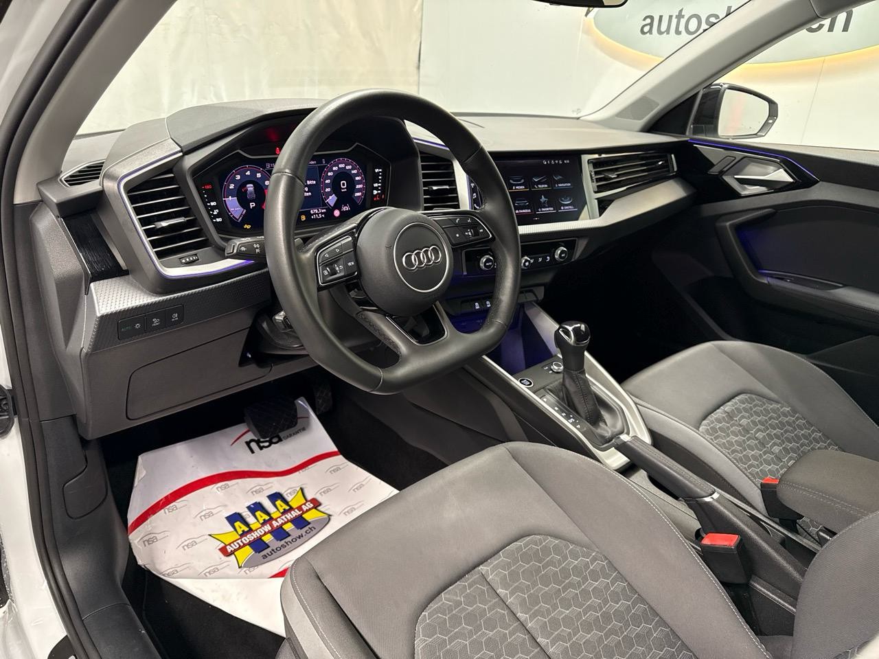 AUDI A1 Sportback 30 TFSI S Line Black Edition S-tronic-image-2