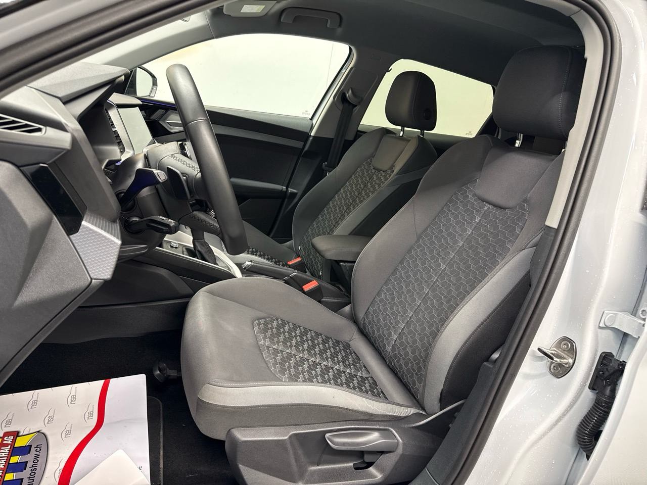 AUDI A1 Sportback 30 TFSI S Line Black Edition S-tronic-image-3