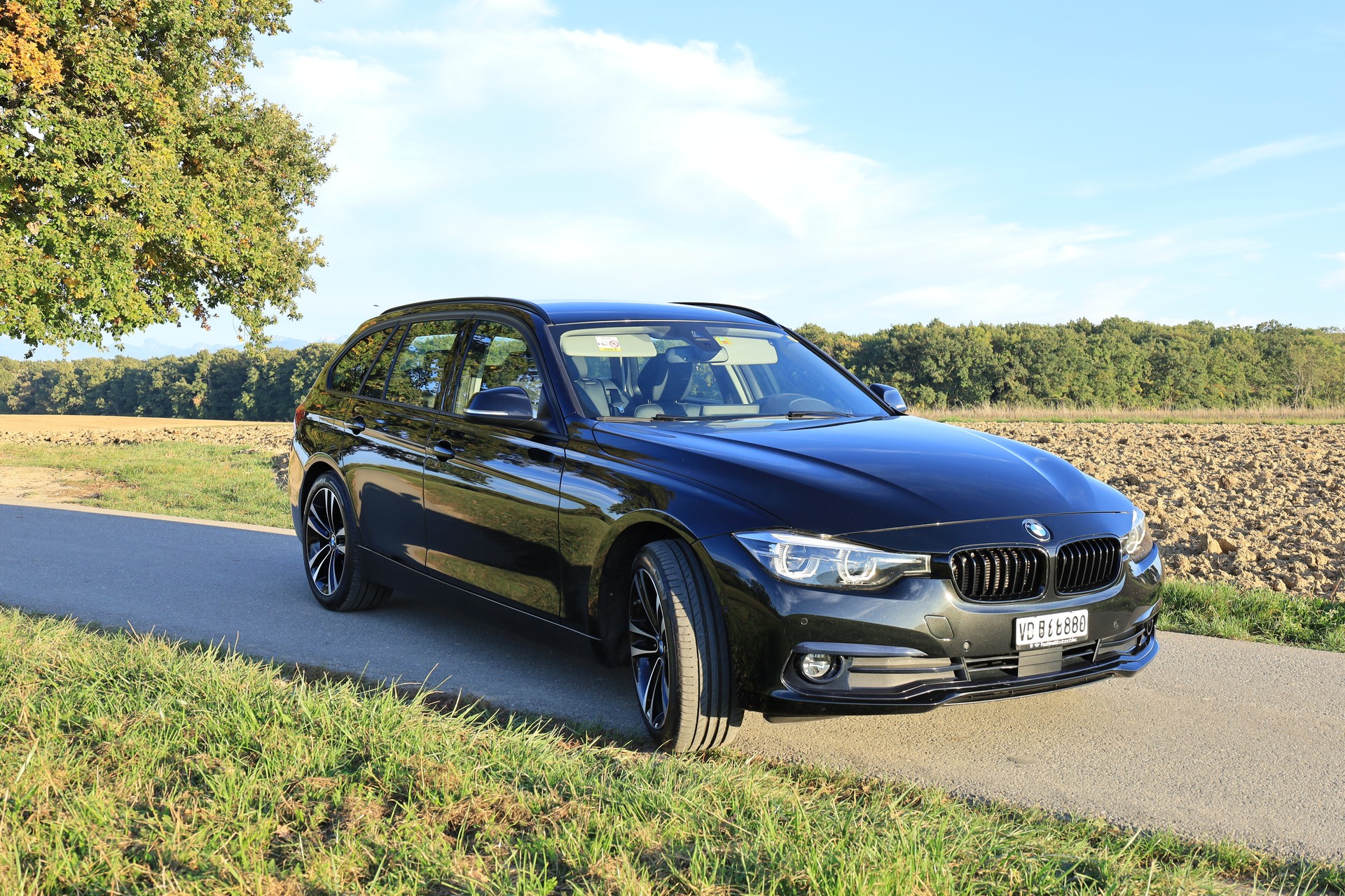 BMW BMW 320d xDrive Touring Edition Sport Line Steptronic (Break)-image-2