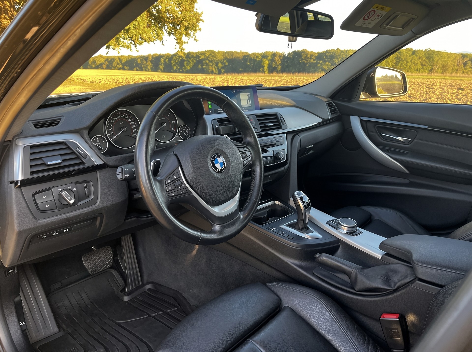 BMW BMW 320d xDrive Touring Edition Sport Line Steptronic (Break)-image-7