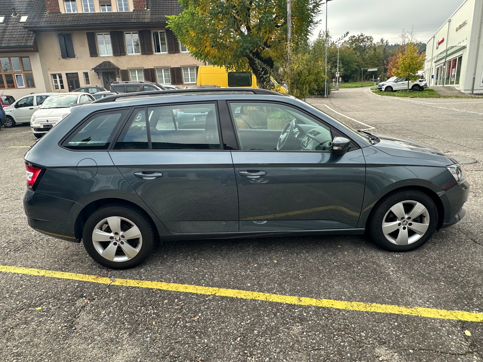 SKODA Fabia 1.2 TSI Ambition-image-3