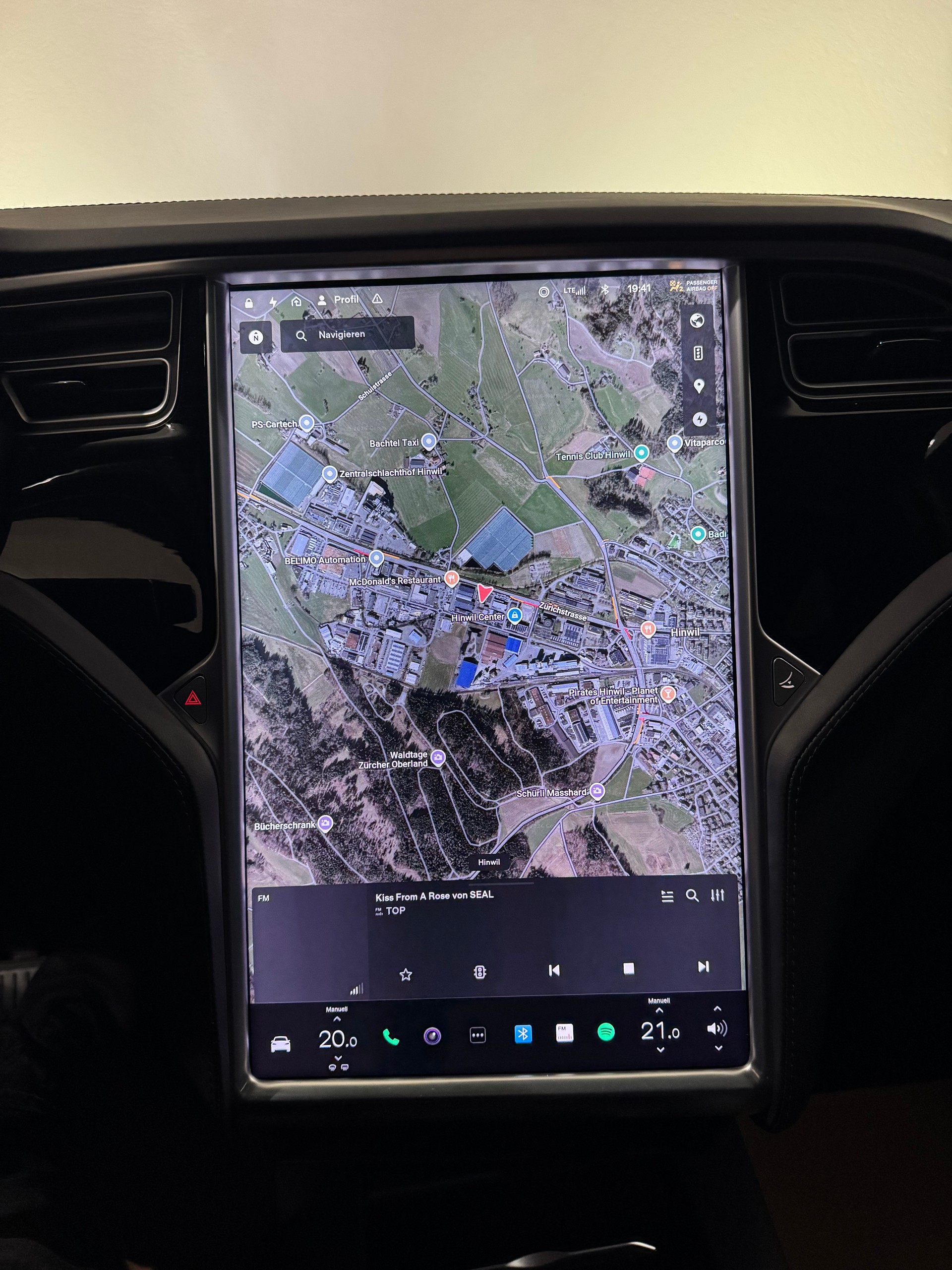 TESLA Model X 75 D | CH | 7Plätzer |-image-15