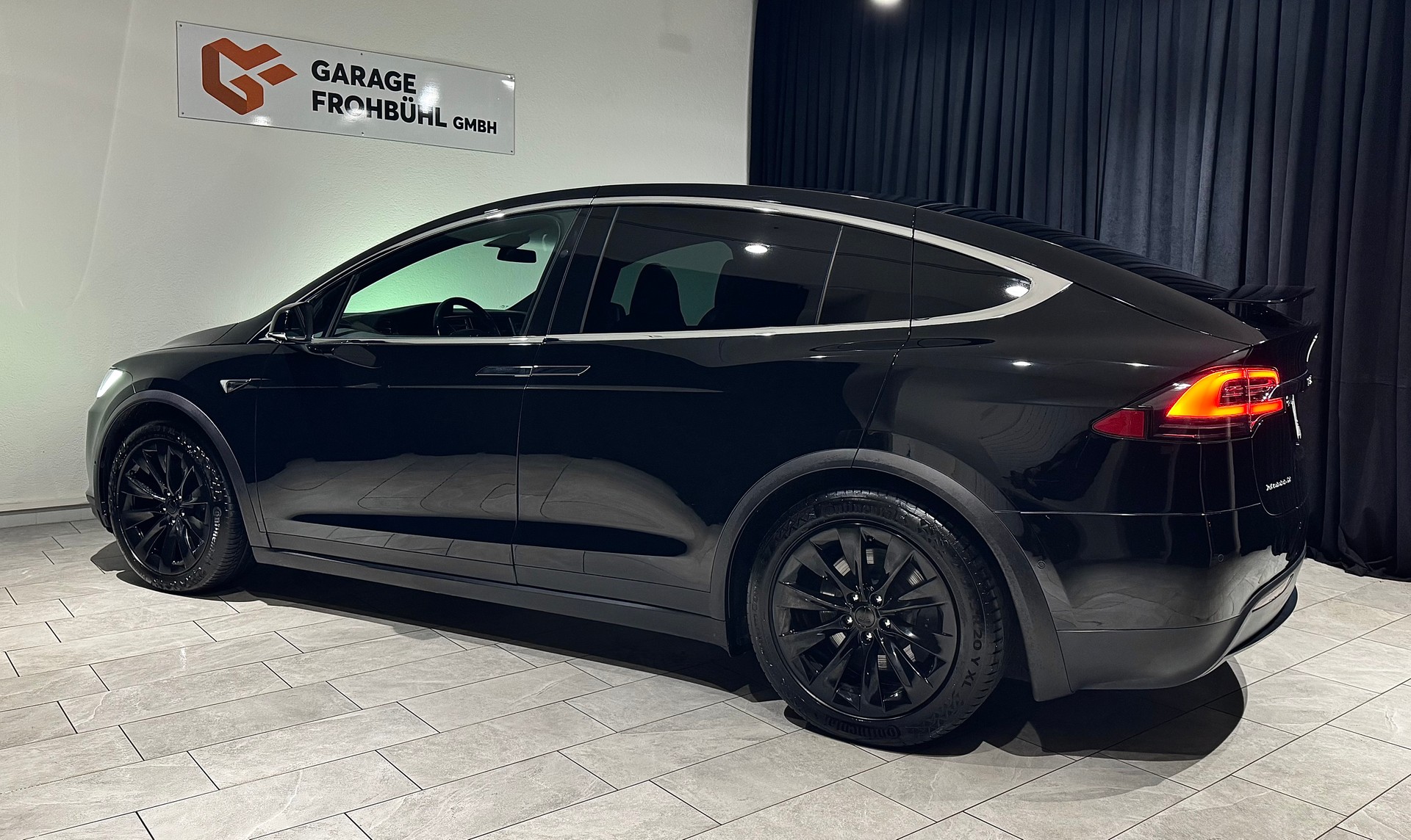 TESLA Model X 75 D | CH | 7Plätzer |-image-9