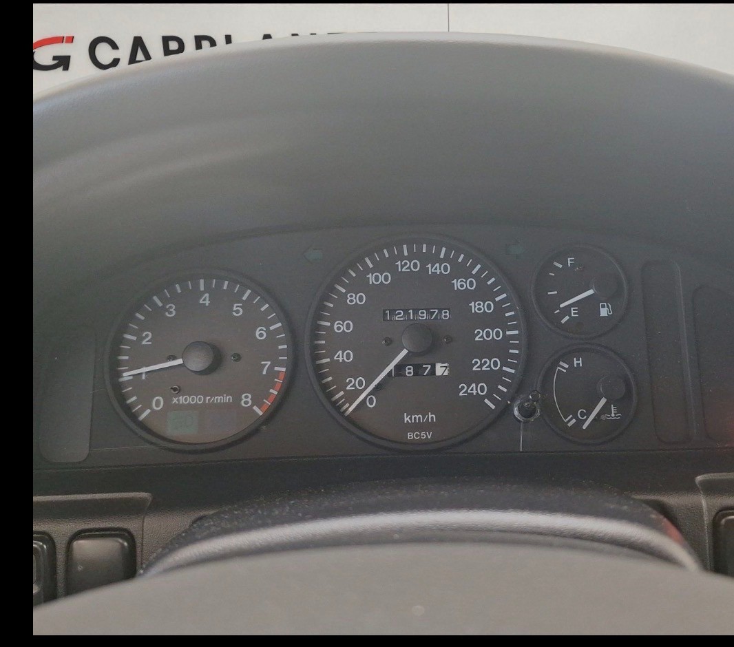 MAZDA 323 F 1.8i-16V GLX Originalzustand / 1 Hand-image-4