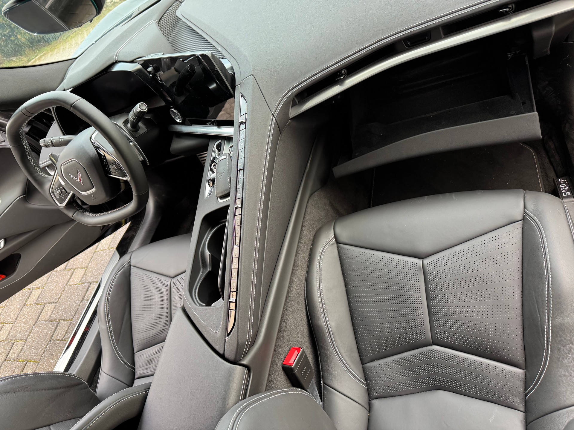 CHEVROLET Corvette Coupé Stingray Swiss Edition-image-7