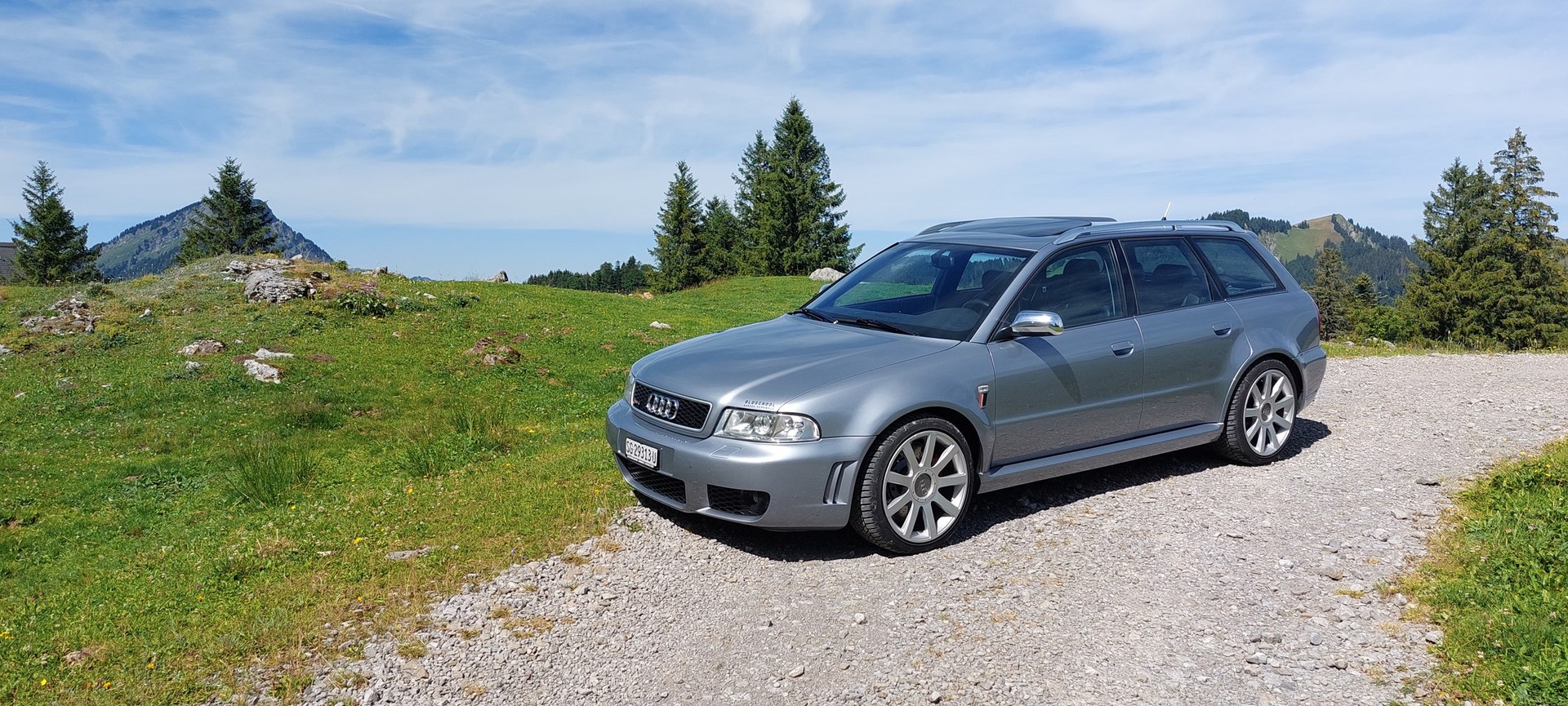 AUDI RS4 Avant quattro-image-0