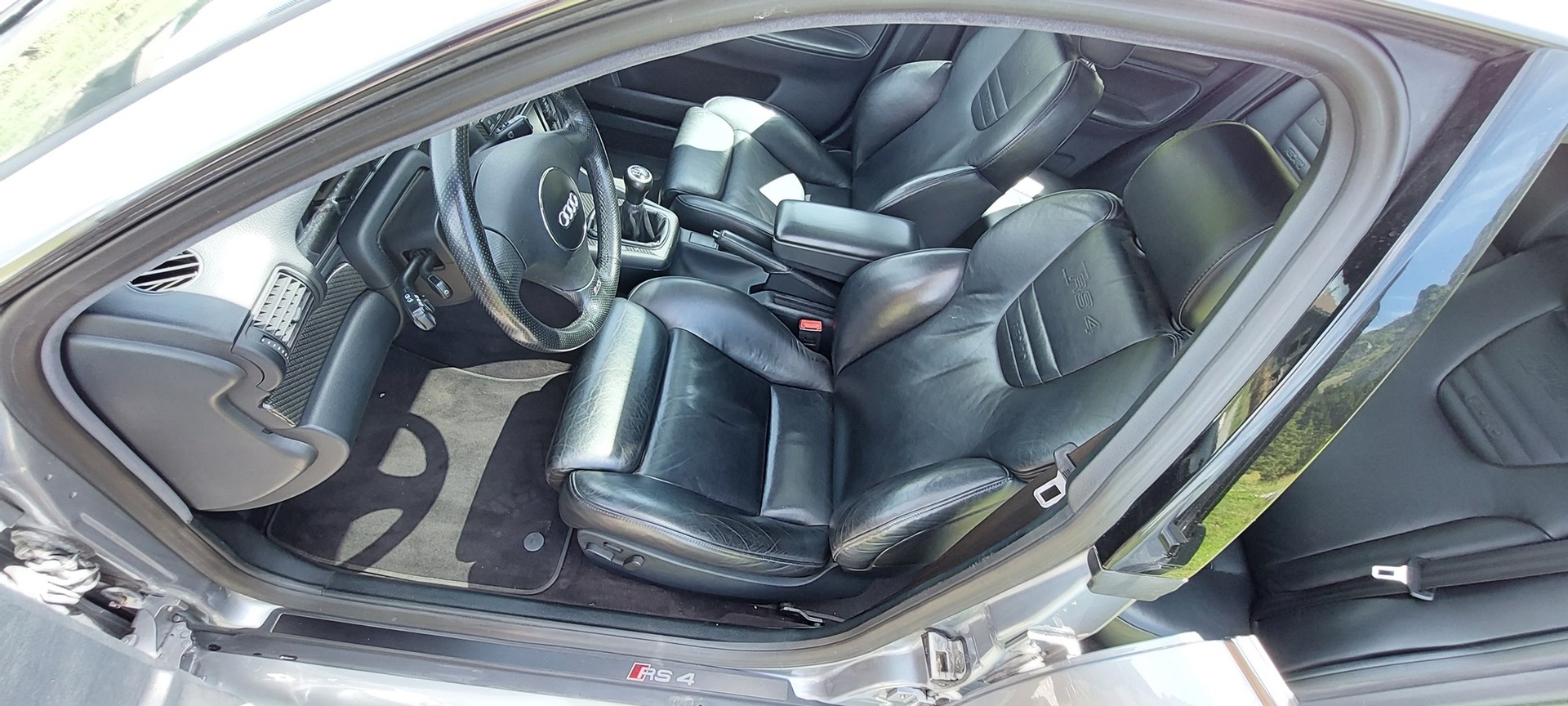 AUDI RS4 Avant quattro-image-11