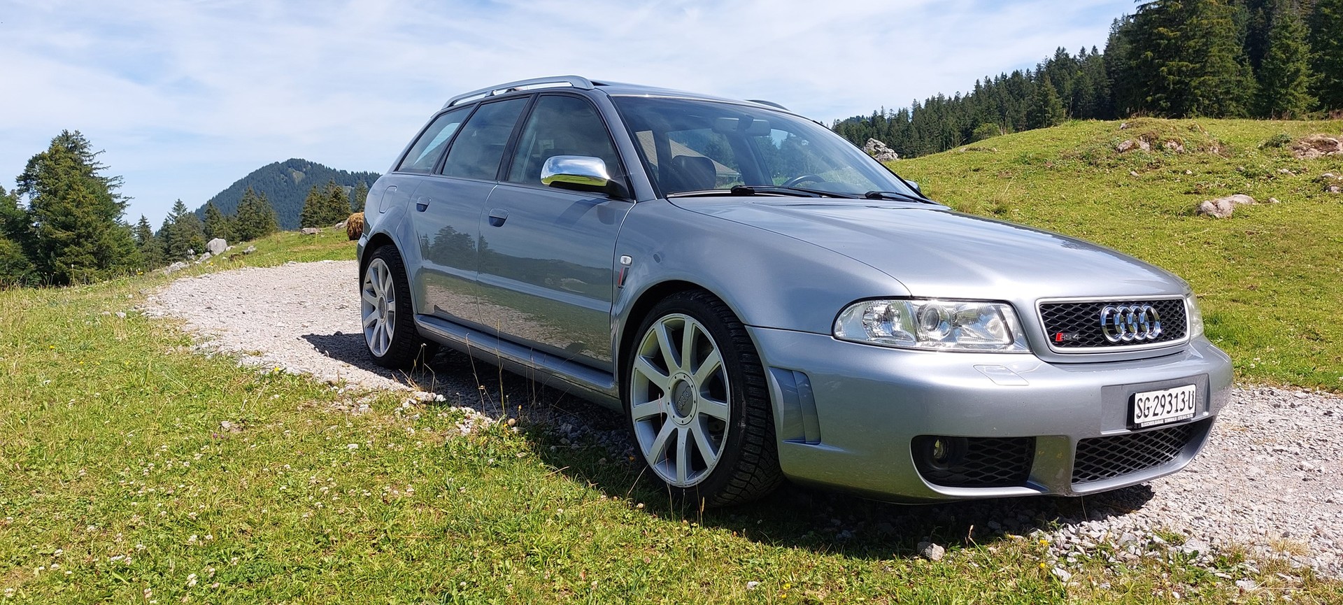 AUDI RS4 Avant quattro-image-1
