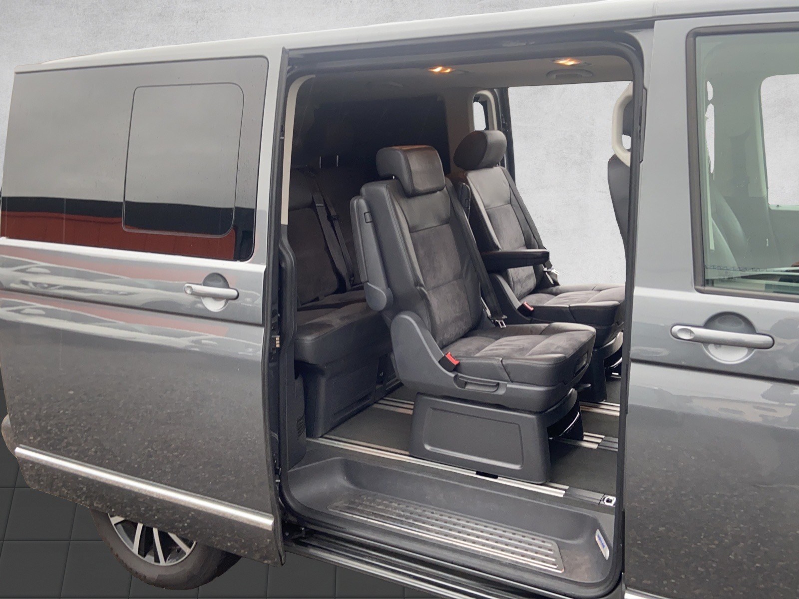 VW T5 Multivan 2.0 Bi-TDI CR Highline 4Motion DSG-image-11