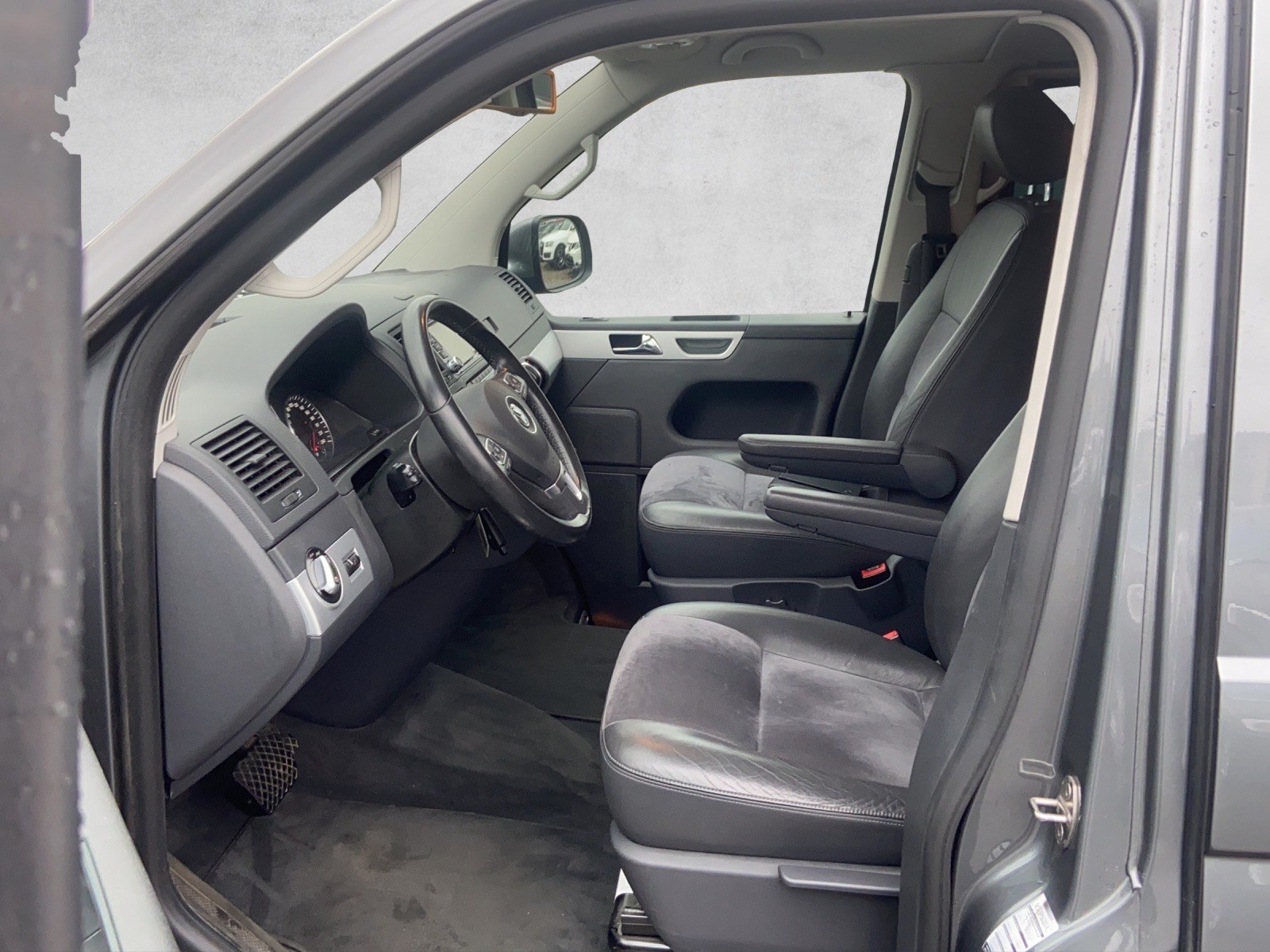 VW T5 Multivan 2.0 Bi-TDI CR Highline 4Motion DSG-image-8