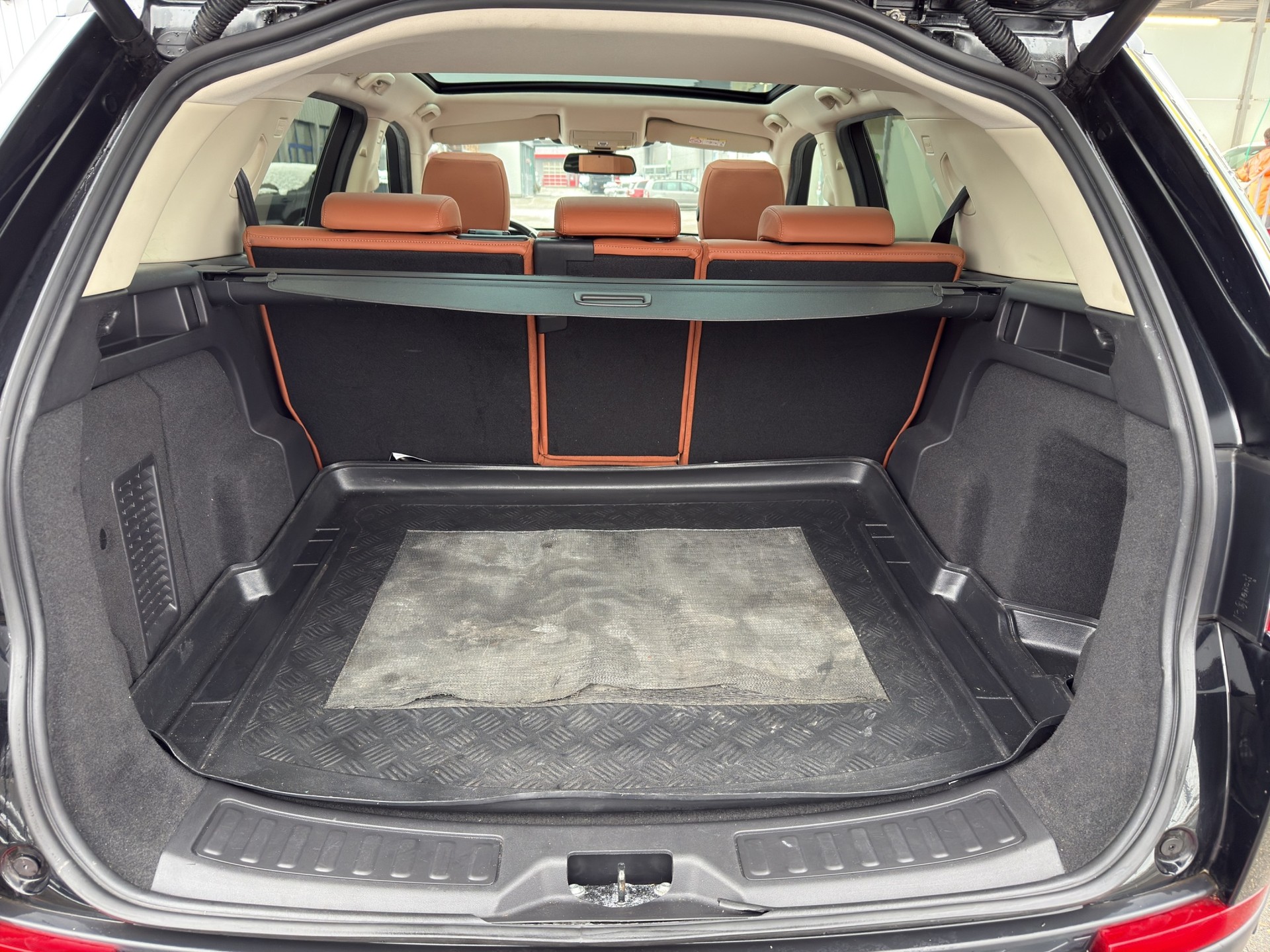 LAND ROVER Discovery Sport 2.2SD4 HSE Luxury AT9-image-10
