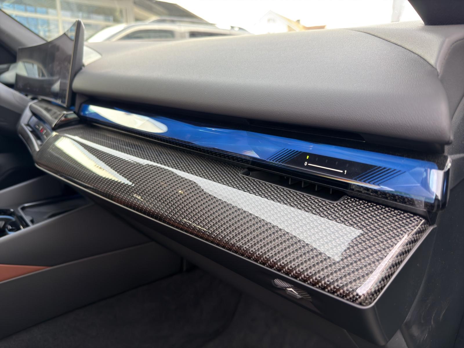 BMW i5 M60 xDrive-image-19