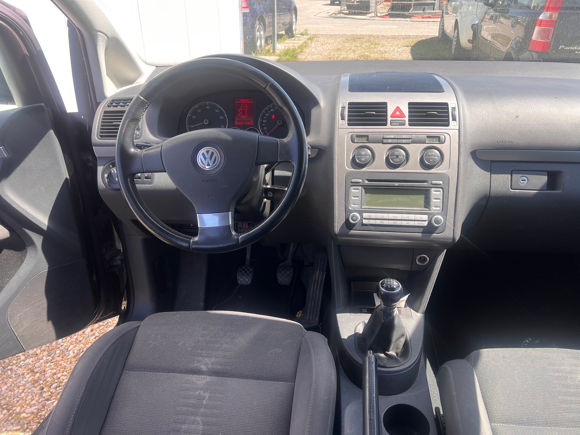 VW Touran 1.4 TSI Trendline-image-7