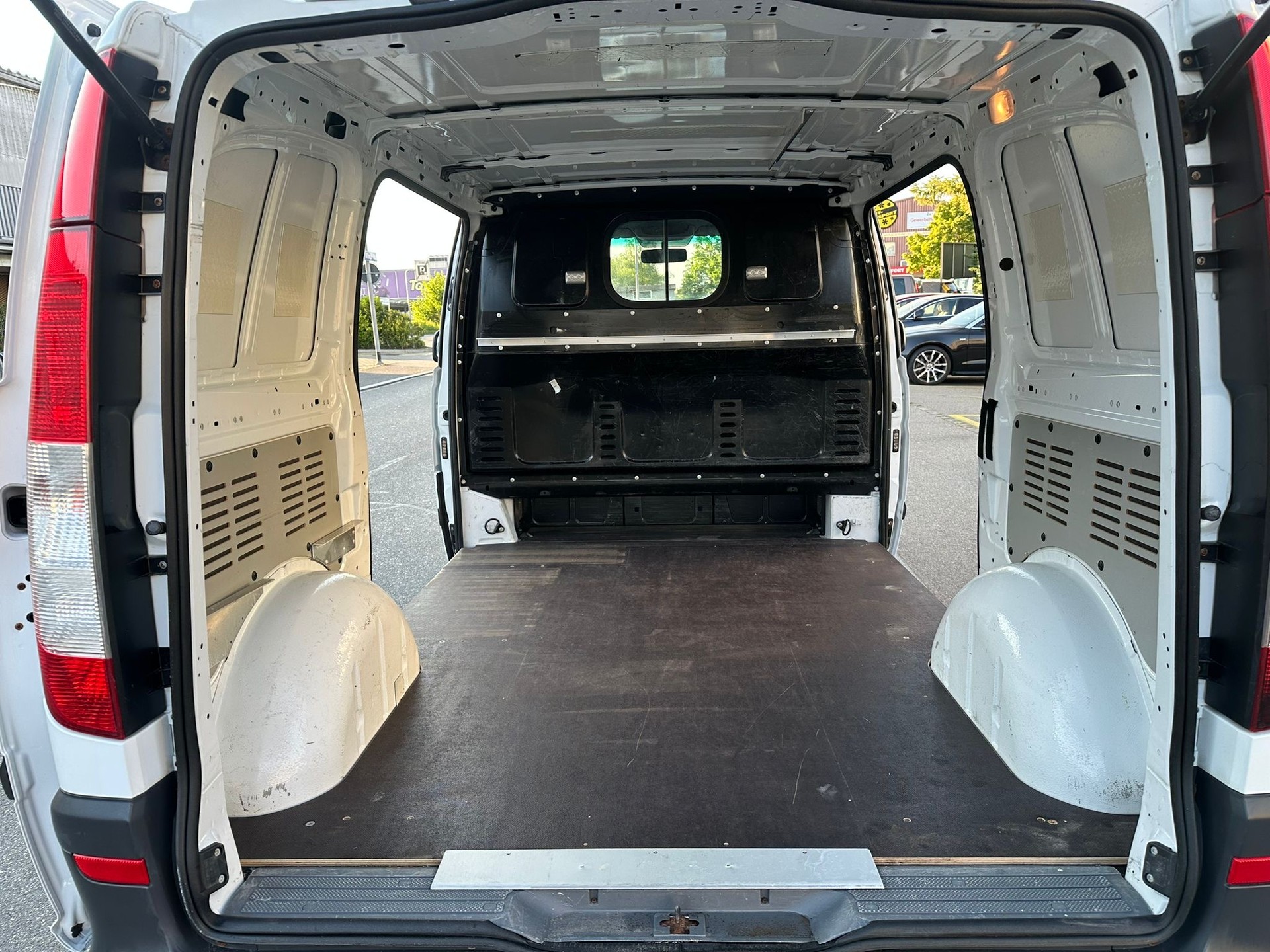 MERCEDES-BENZ Vito 111 CDI 4x4-image-9