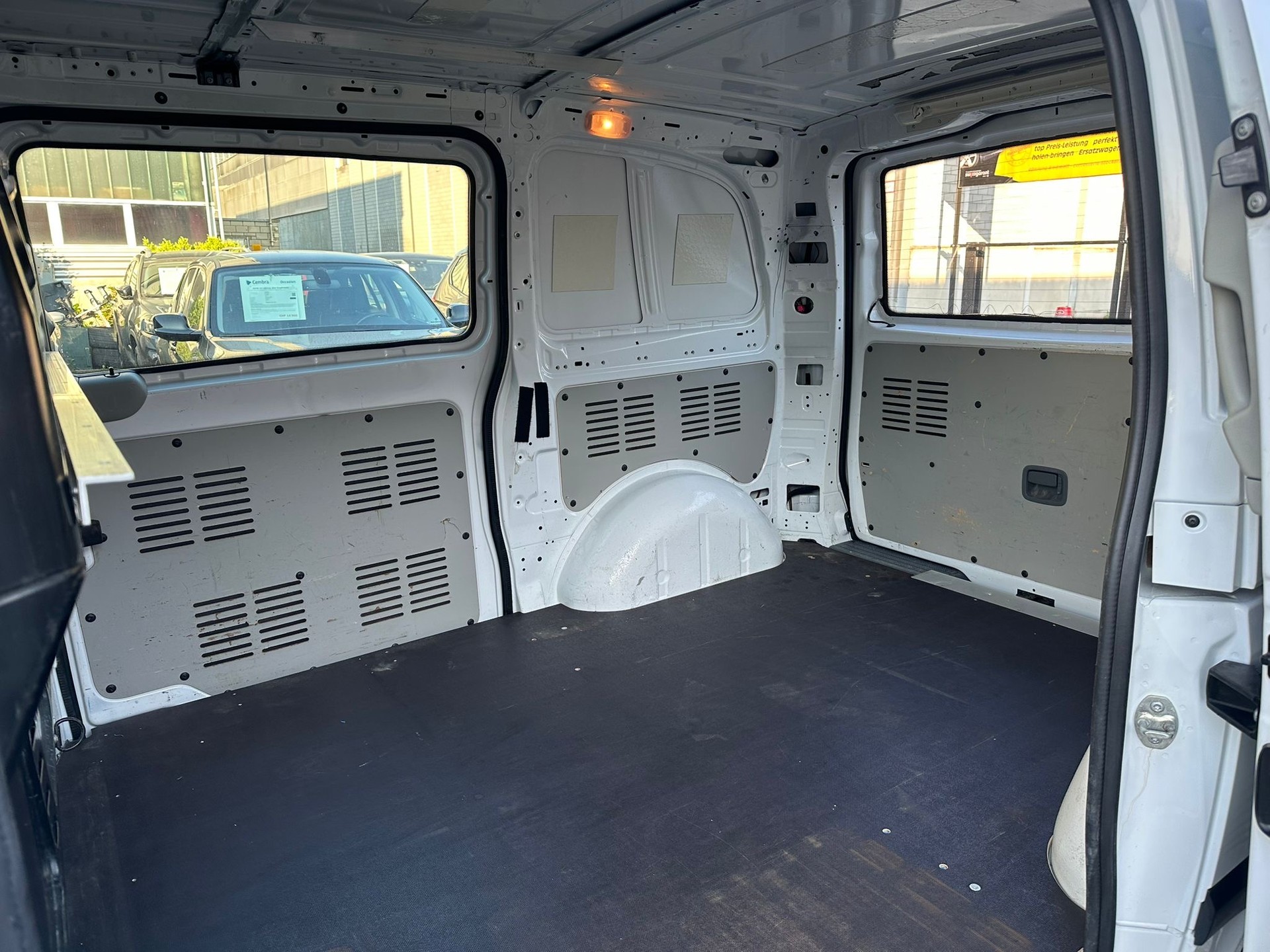 MERCEDES-BENZ Vito 111 CDI 4x4-image-11